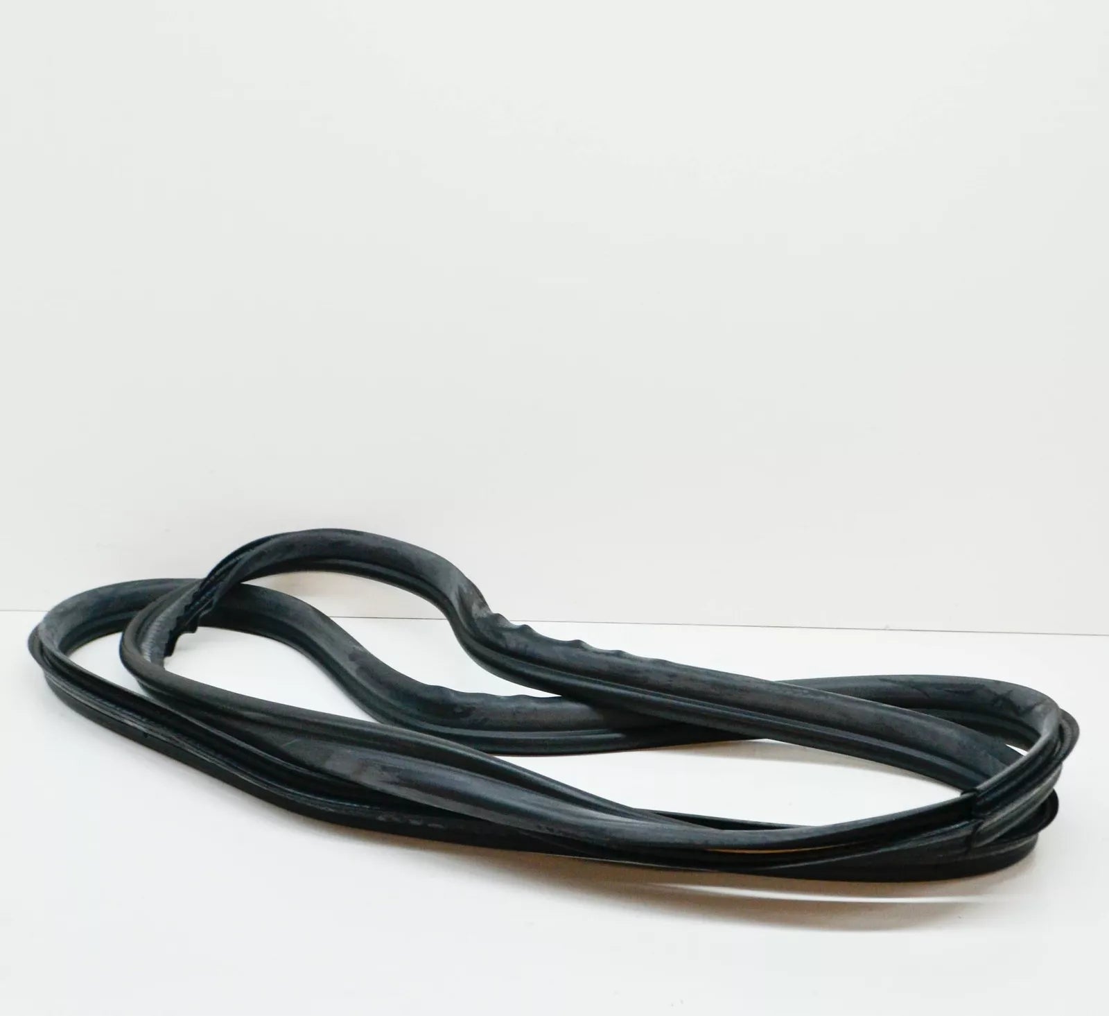 NEW MERCEDES-BENZ ML W164 REAR PANEL DOOR SEAL A1647401178 ORIGINAL