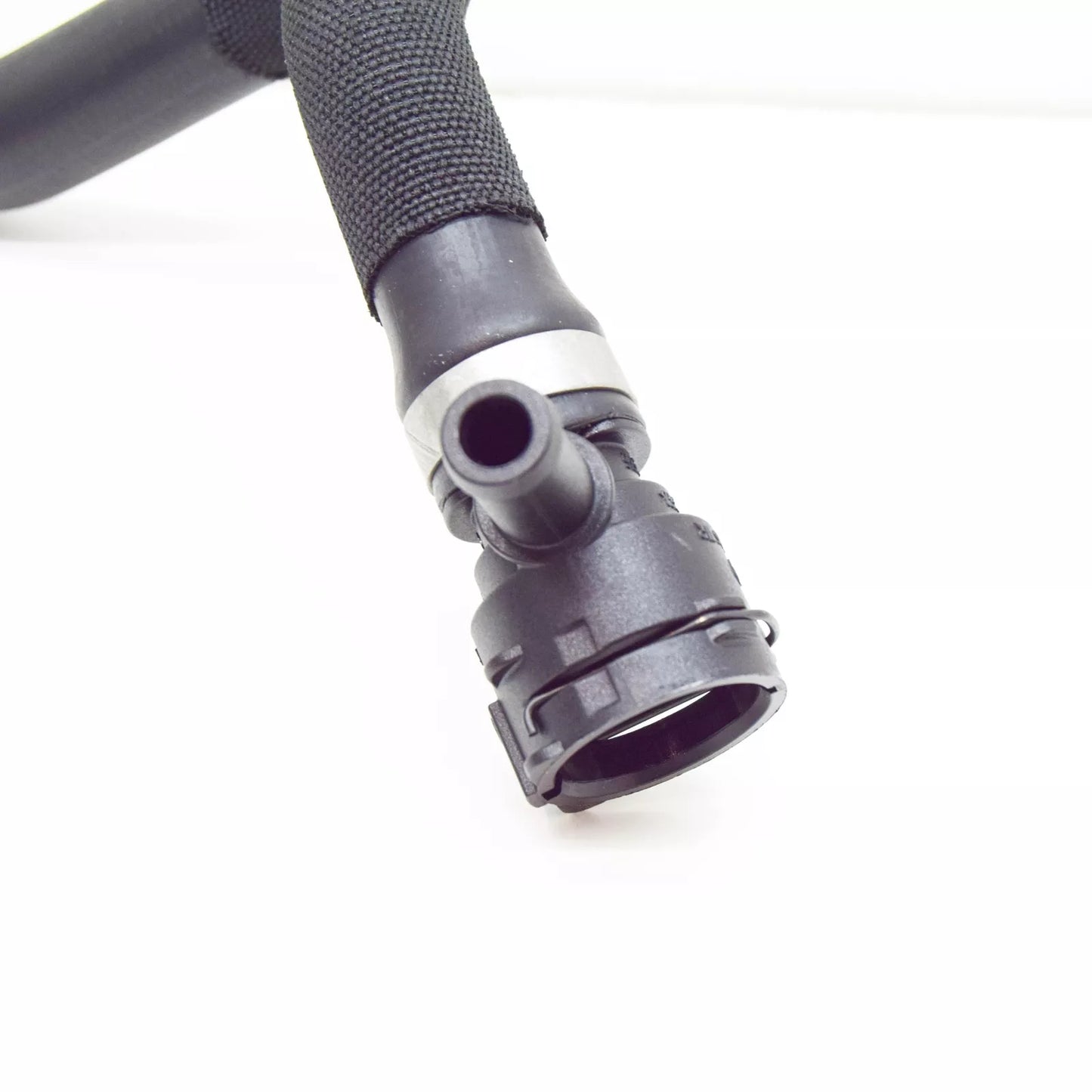 NEW MERCEDES-BENZ S W223 RIGHT SIDE WATER RADIATOR HOSE A2235012202 ORIGINAL