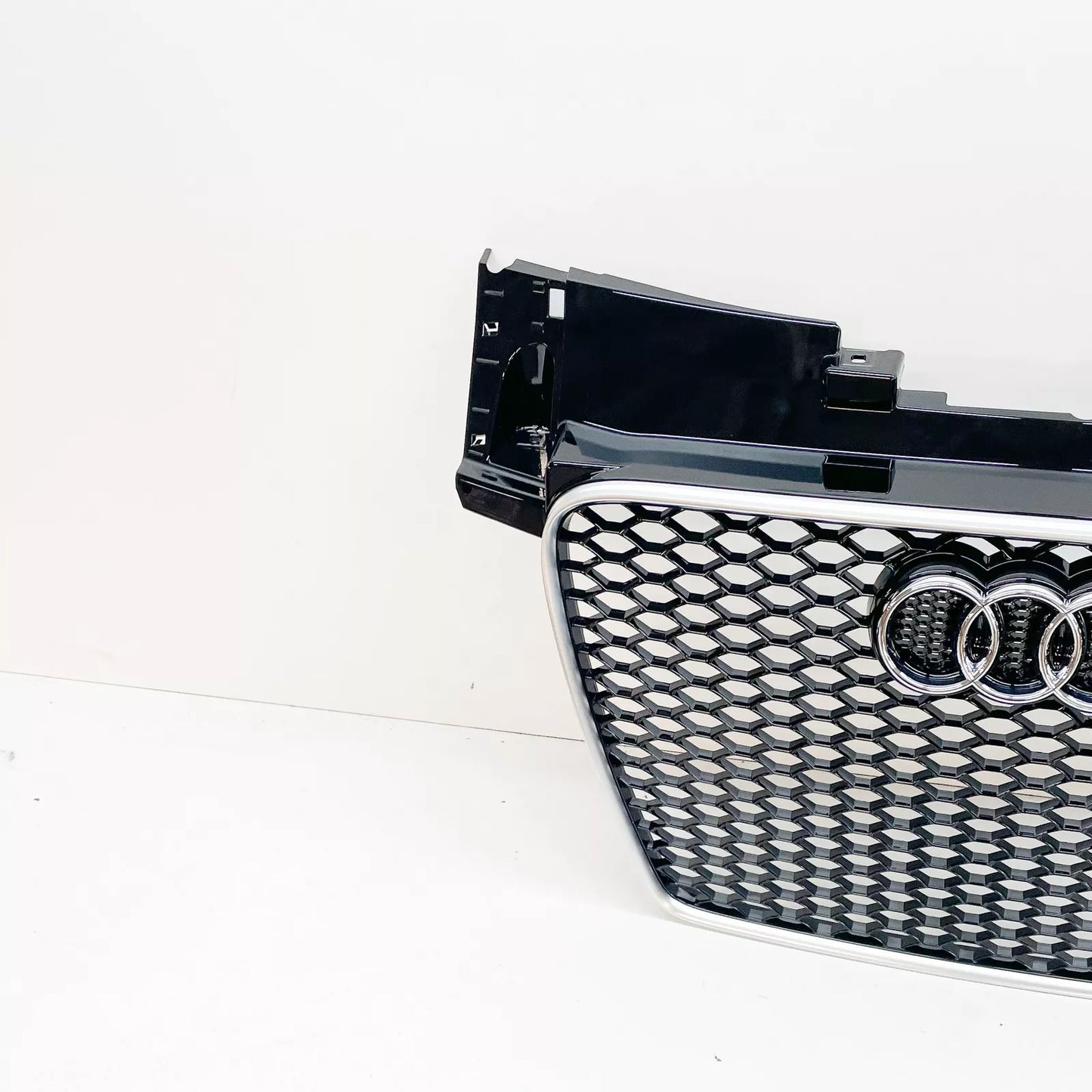 NEW AUDI TT RS 8J MK2 RADIATOR GRILLE 8J0853651GWJF ORIGINAL