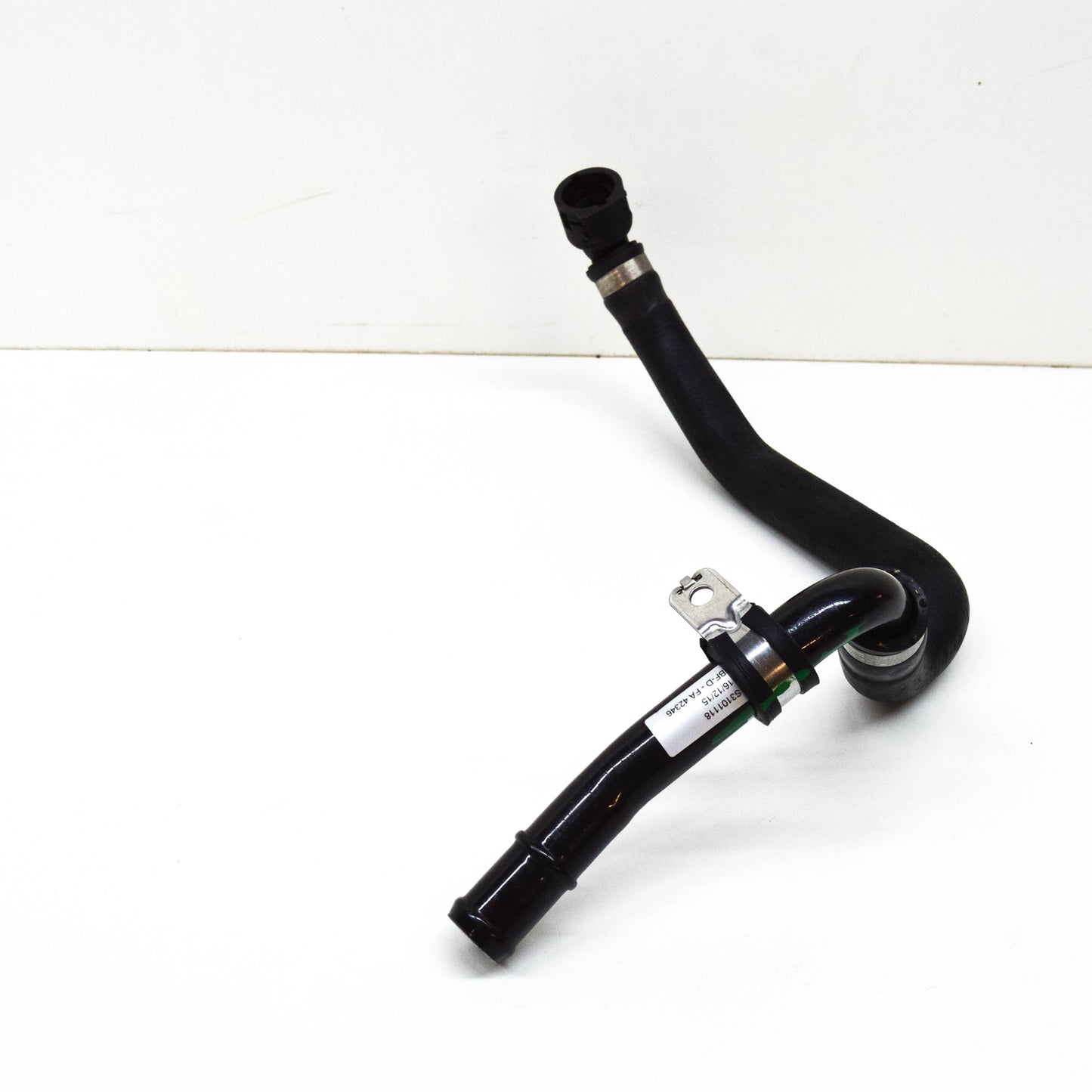 NEW MERCEDES-BENZ CLS C218 COOLANT HOSE A2125010064 ORIGINAL