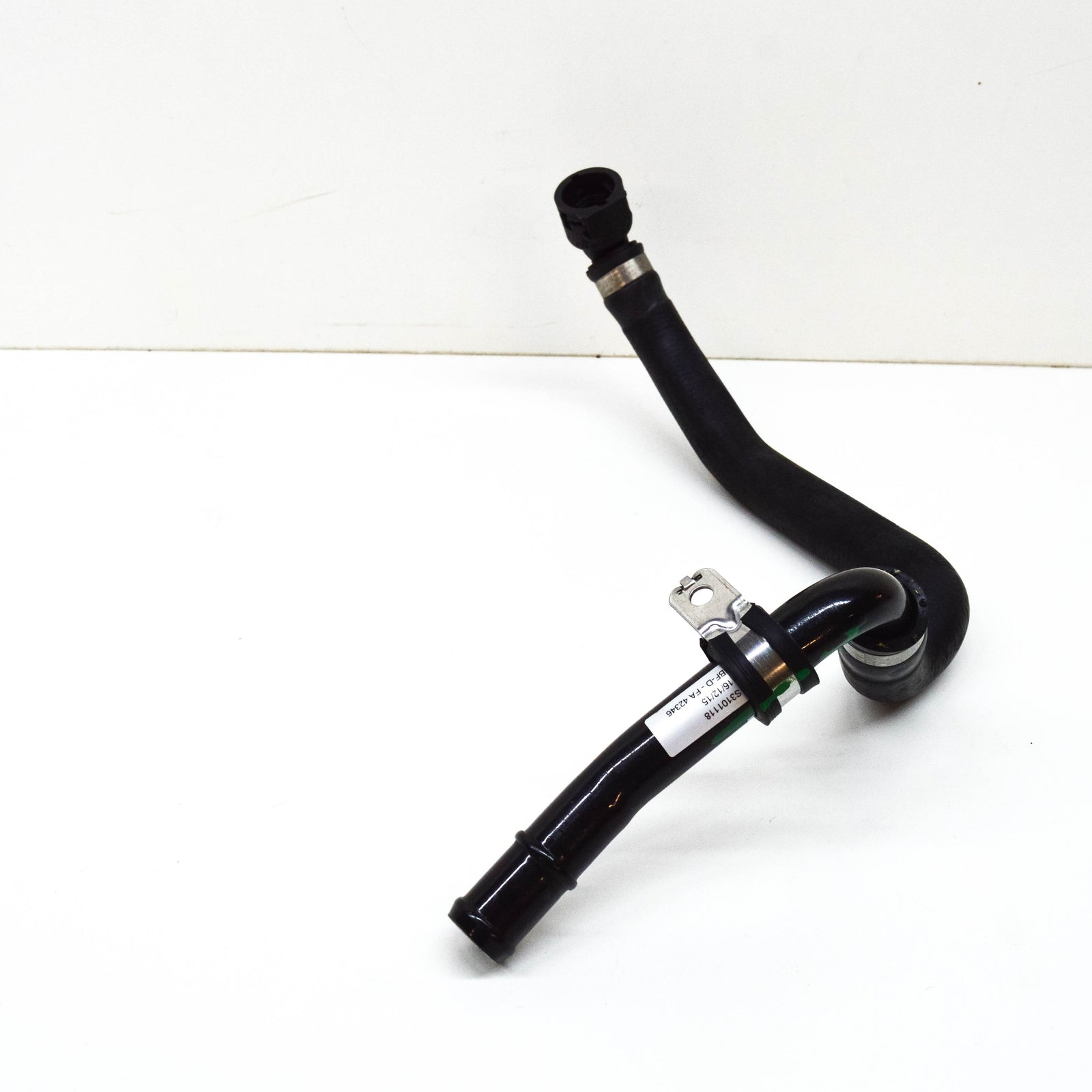 NEW MERCEDES-BENZ CLS C218 COOLANT HOSE A2125010064 ORIGINAL