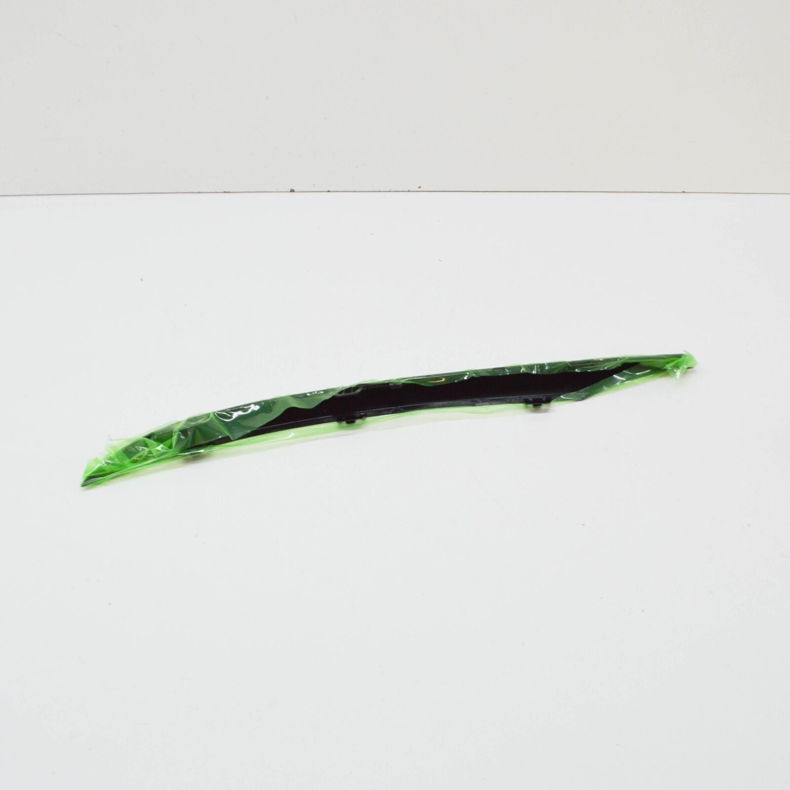 NEW MB A W176 FRONT BUMPER LEFT SIDE MOULDING TRIM A1768854700 ORIGINAL