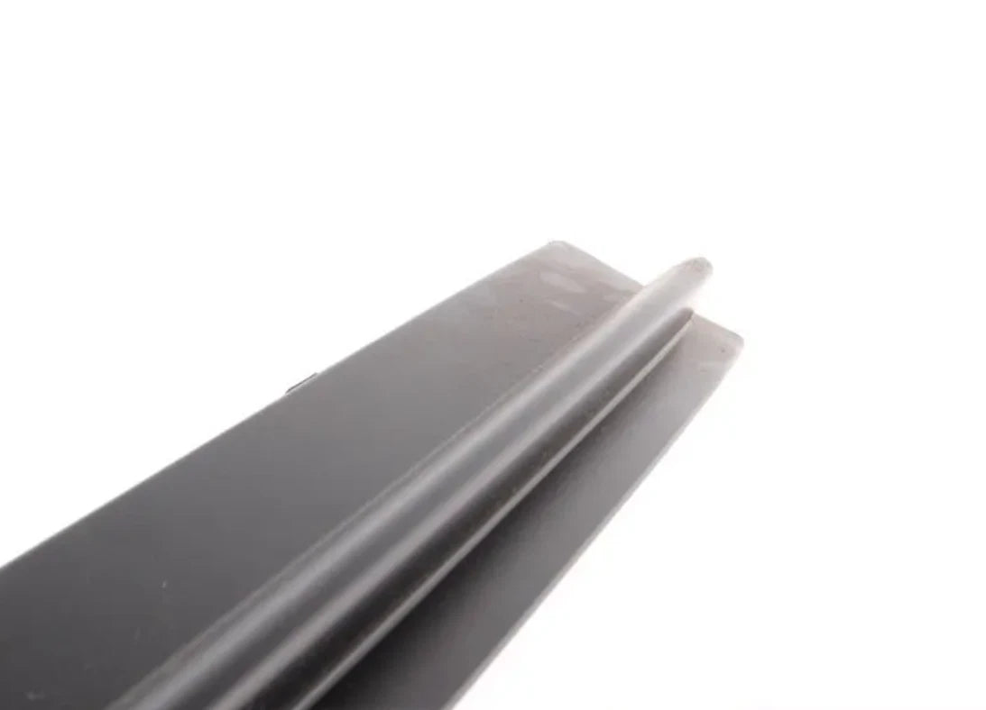 NEW BMW 3 E46 REAR BUMPER LOWER CENTER COVER 51122492225 2492225 ORIGINAL