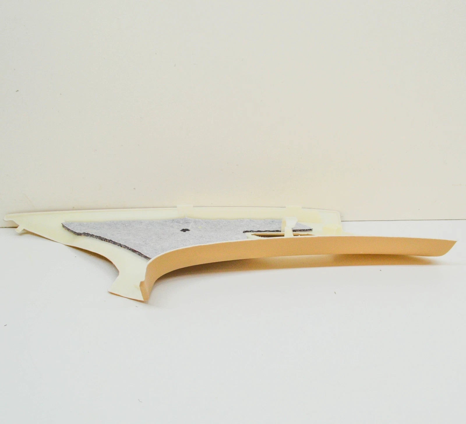 NEW BMW M3 E46 REAR RIGHT C-PILLAR COVER TRIM 51168238972 8238972 ORIGINAL