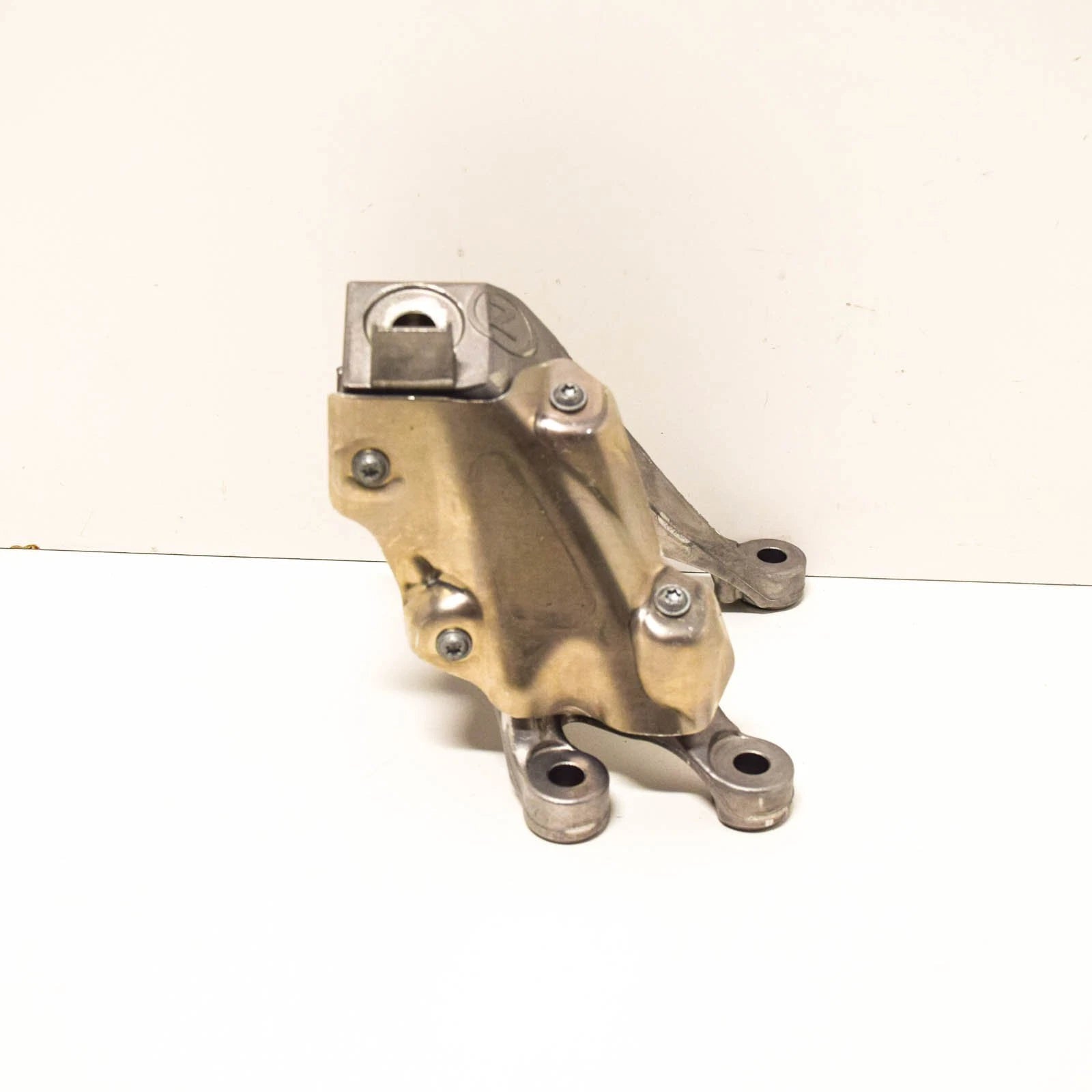 NEW BMW 5 G30 RIGHT SIDE ENGINE BRACKET 22116861564 6861564 ORIGINAL