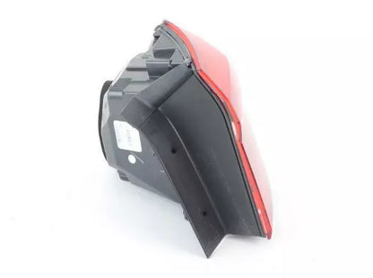 NEW VOLKSWAGEN PASSAT B8 REAR RIGHT TAILLIGHT 561945096P ORIGINAL