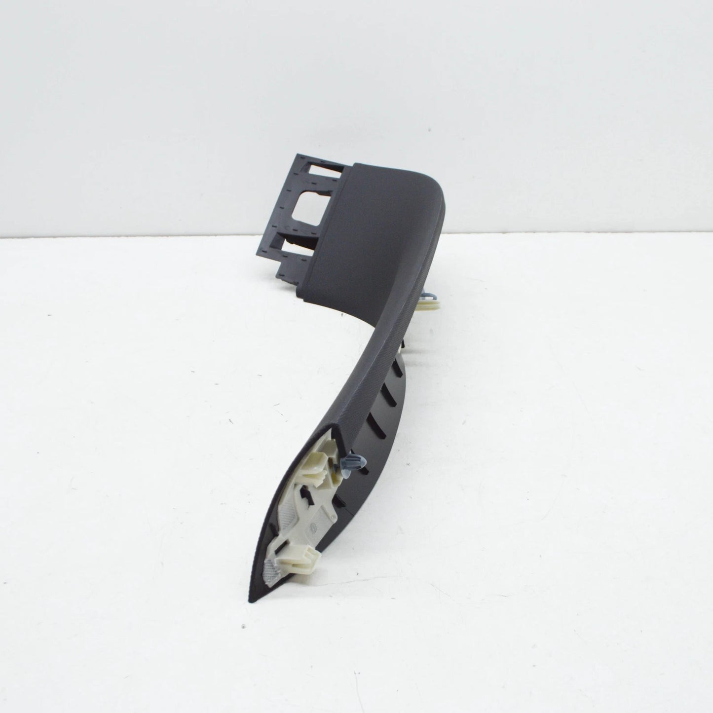 NEW BMW X5 G05 REAR LEFT TAILGATE CENTER PANEL TRIM 51497442971 ORIGINAL