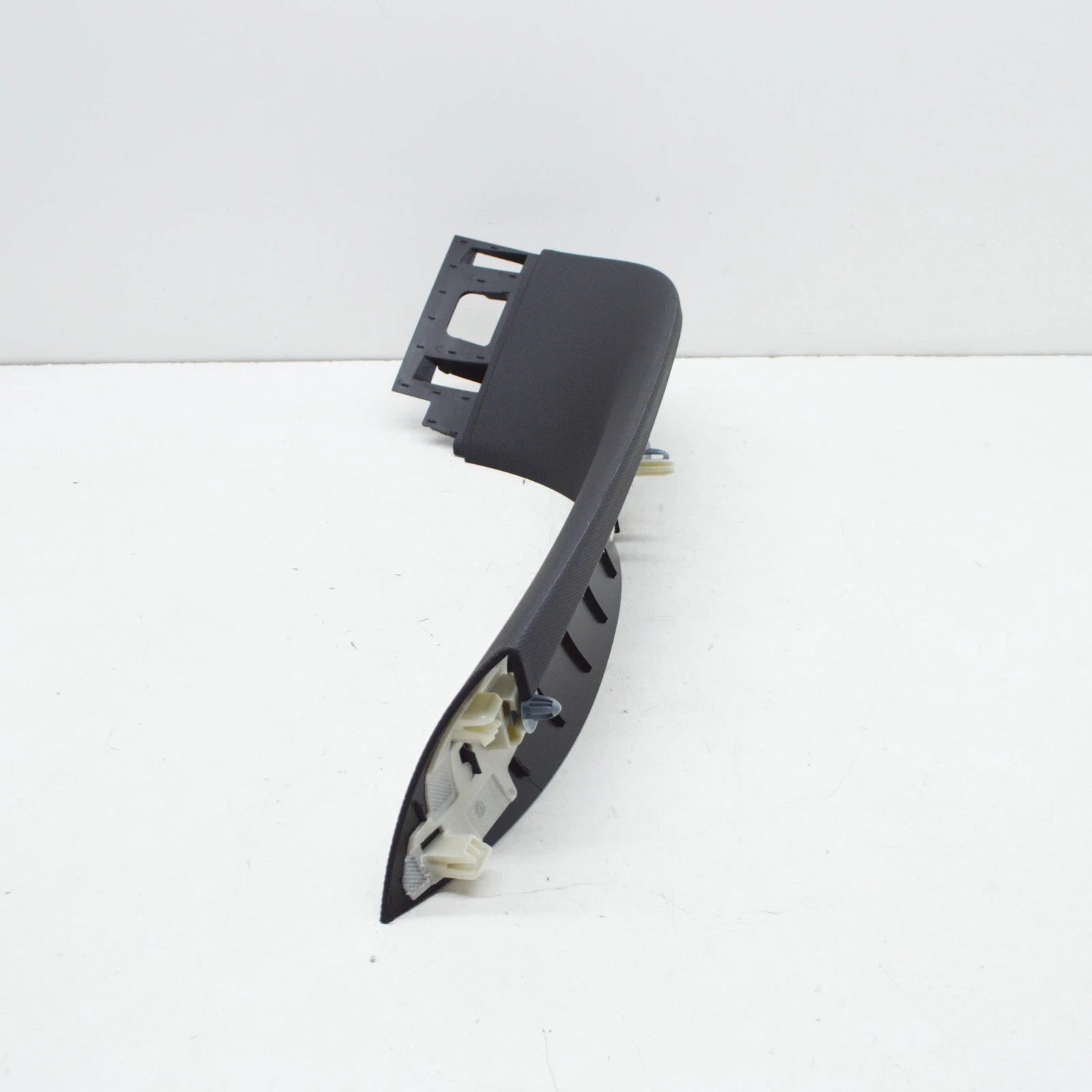 NEW BMW X5 G05 REAR LEFT TAILGATE CENTER PANEL TRIM 51497442971 ORIGINAL