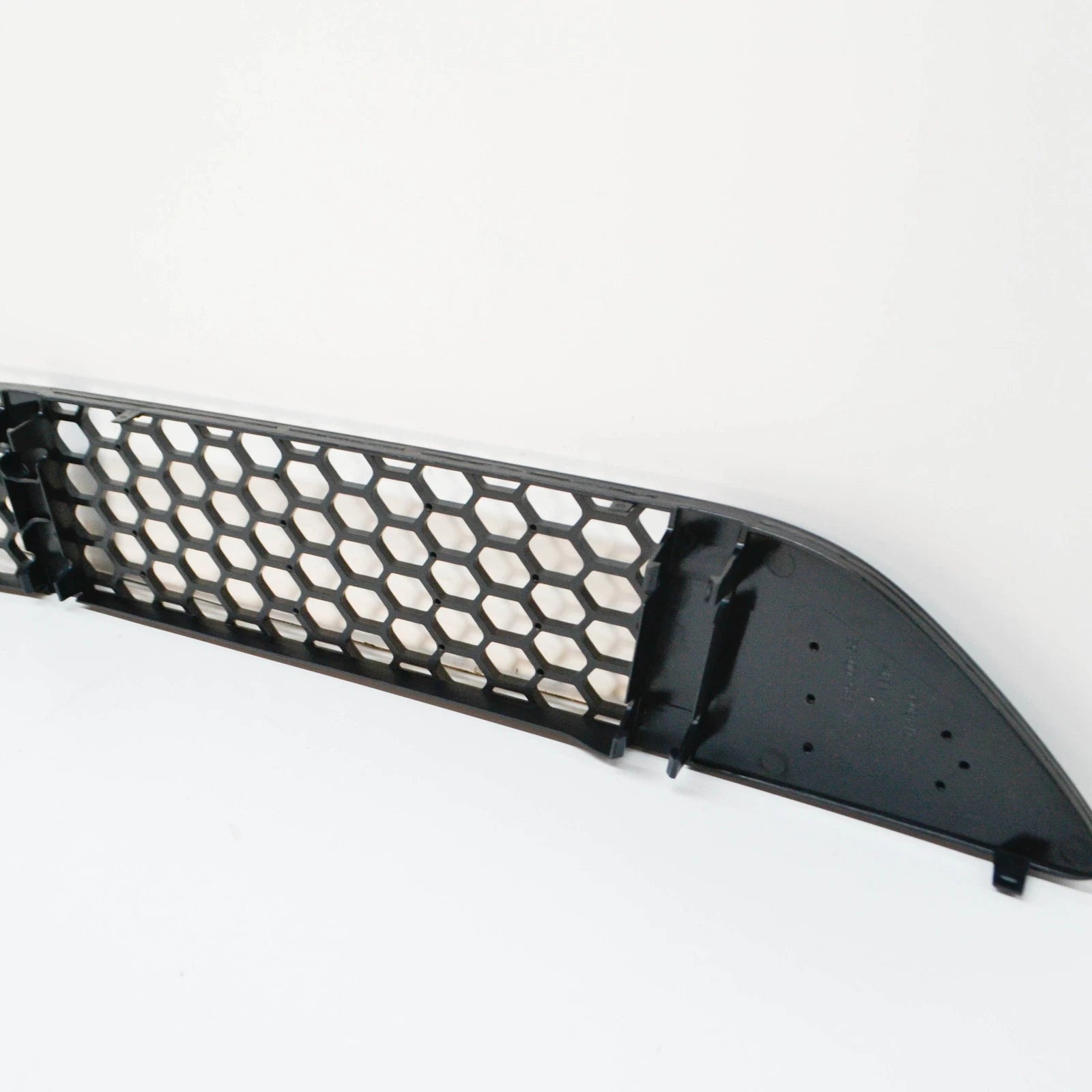 NEW MB S-CLASS W221 FRONT BUMPER AMG LOWER CENTER GRILLE A2218850053 ORIGINAL