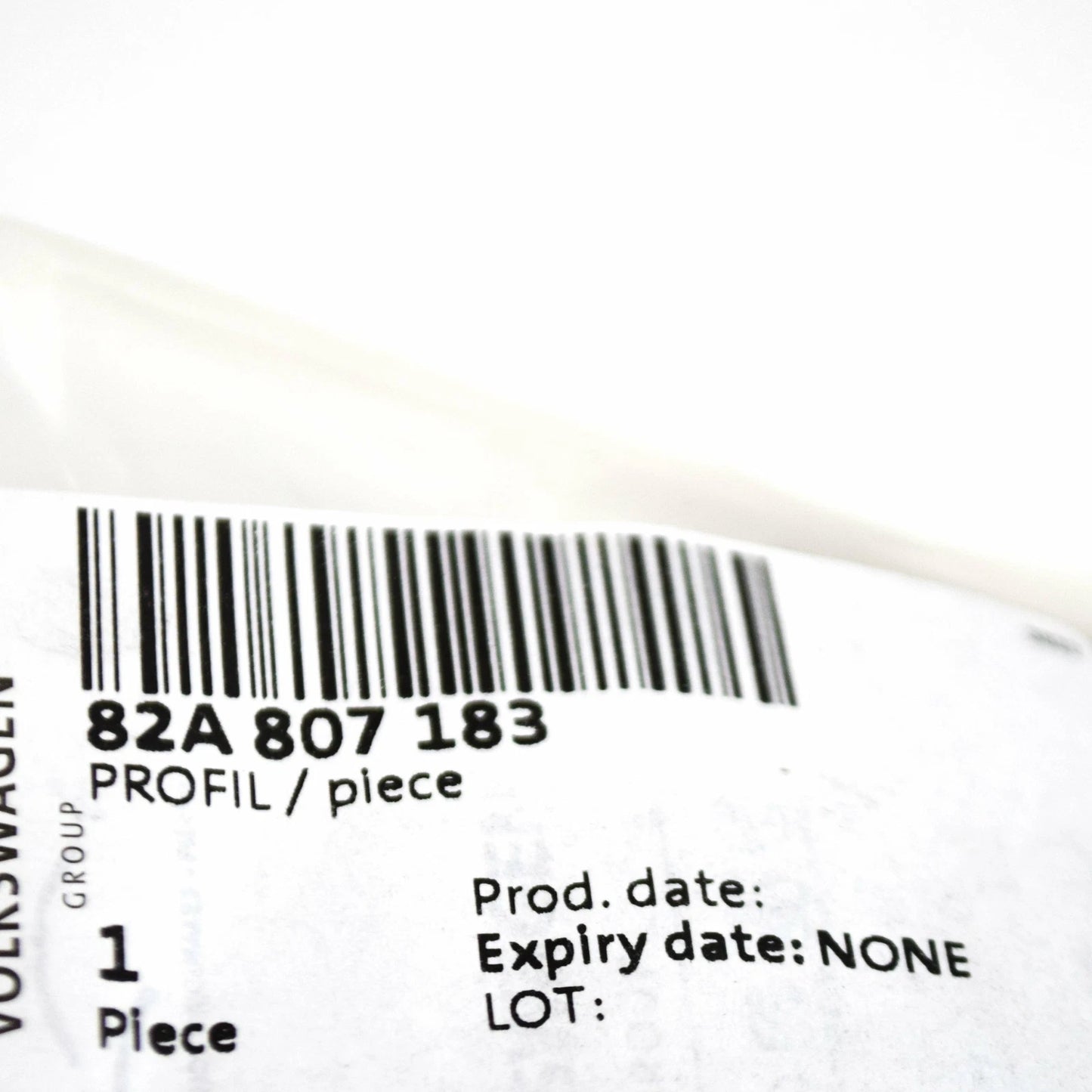 NEW AUDI A1 GB FRONT BUMPER CARRIER LEFT GUIDE PROFILE 82A807183