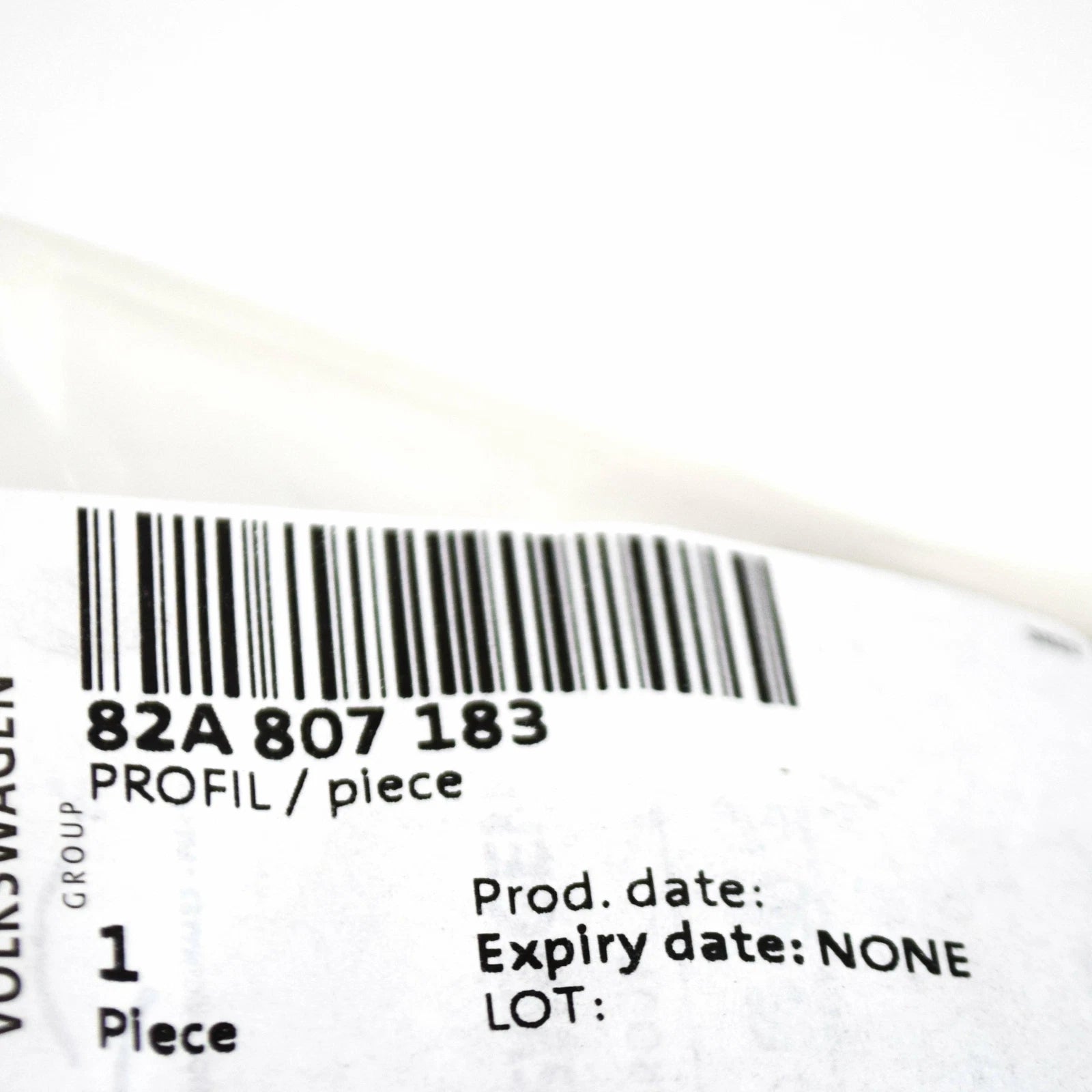 NEW AUDI A1 GB FRONT BUMPER CARRIER LEFT GUIDE PROFILE 82A807183