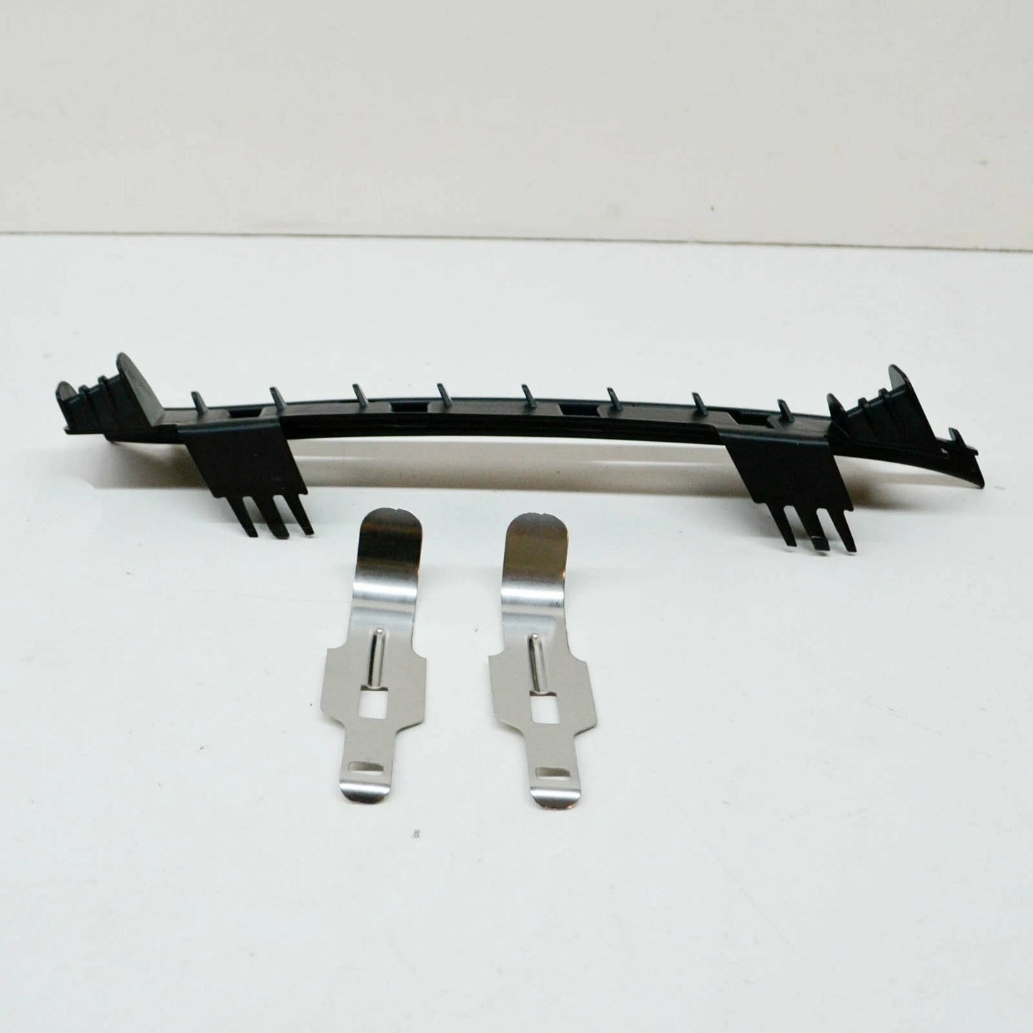 NEW BMW X3 G01 M F97 FRONT LEFT HEADLIGHT BRACKET RETAINER 63117931709 ORIGINAL