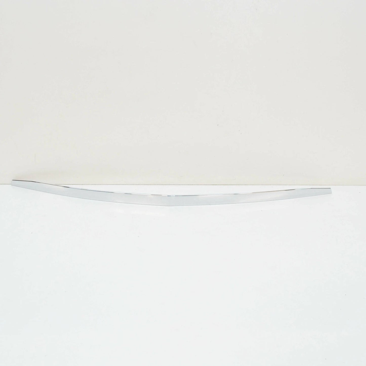 NEW MERCEDES-BENZ E-CLASS W212 REAR TRUNK LID TRIM MOULDING A2127430382