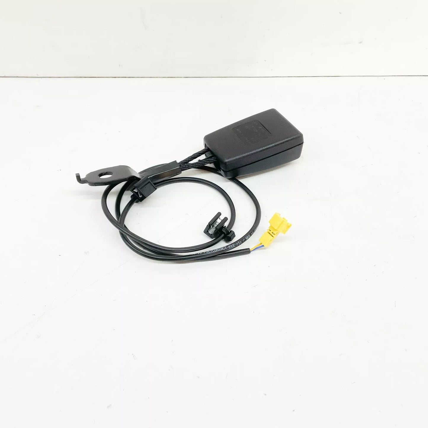 NEW MERCEDES-BENZ E COUPE C207 FRONT RIGHT SEAT BUCKLE A2078601869 ORIGINAL