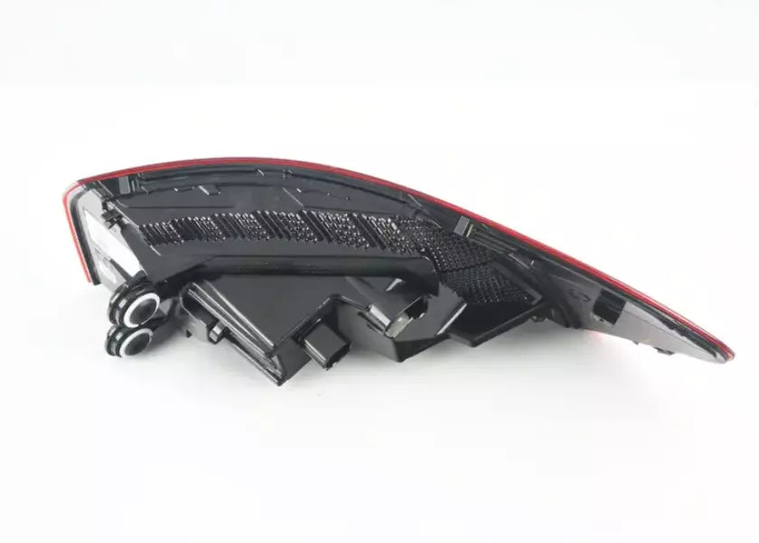 NEW VOLKSWAGEN PASSAT B8 REAR OUTER LEFT LED LIGHT 561945095R ORIGINAL