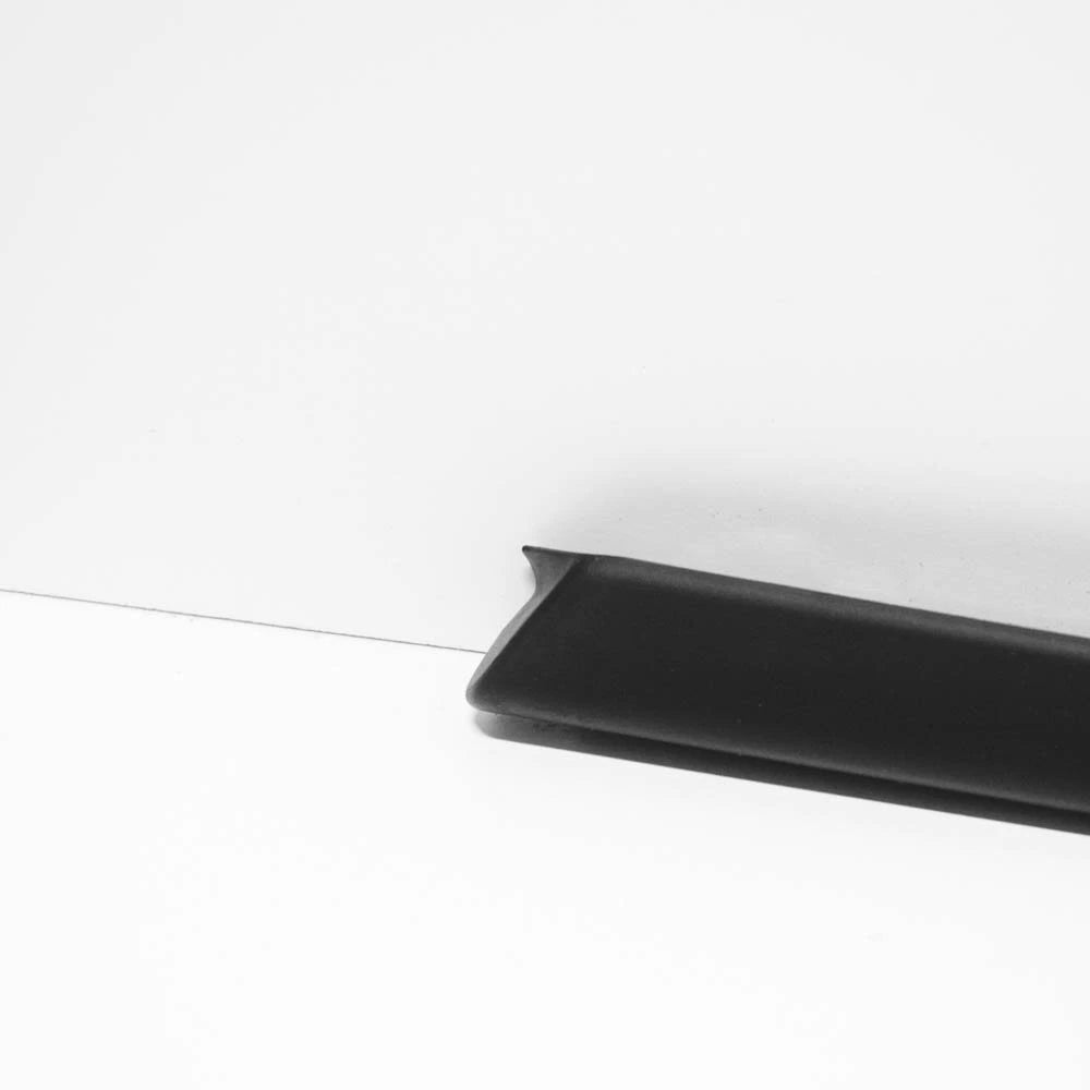 NEW AUDI A3 8V FRONT WINDSCREEN RIGHT DEFLECTOR STRIP 8V5854328A9B9 ORIGINAL