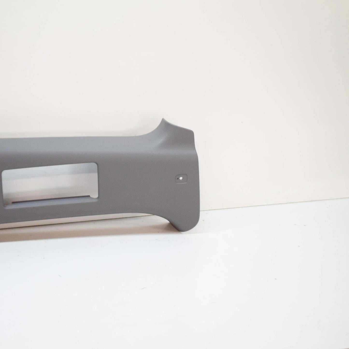 NEW MERCEDES-BENZ SPRINTER W906 RIGHT SIDE B PILLAR TRIM A90669203007J69