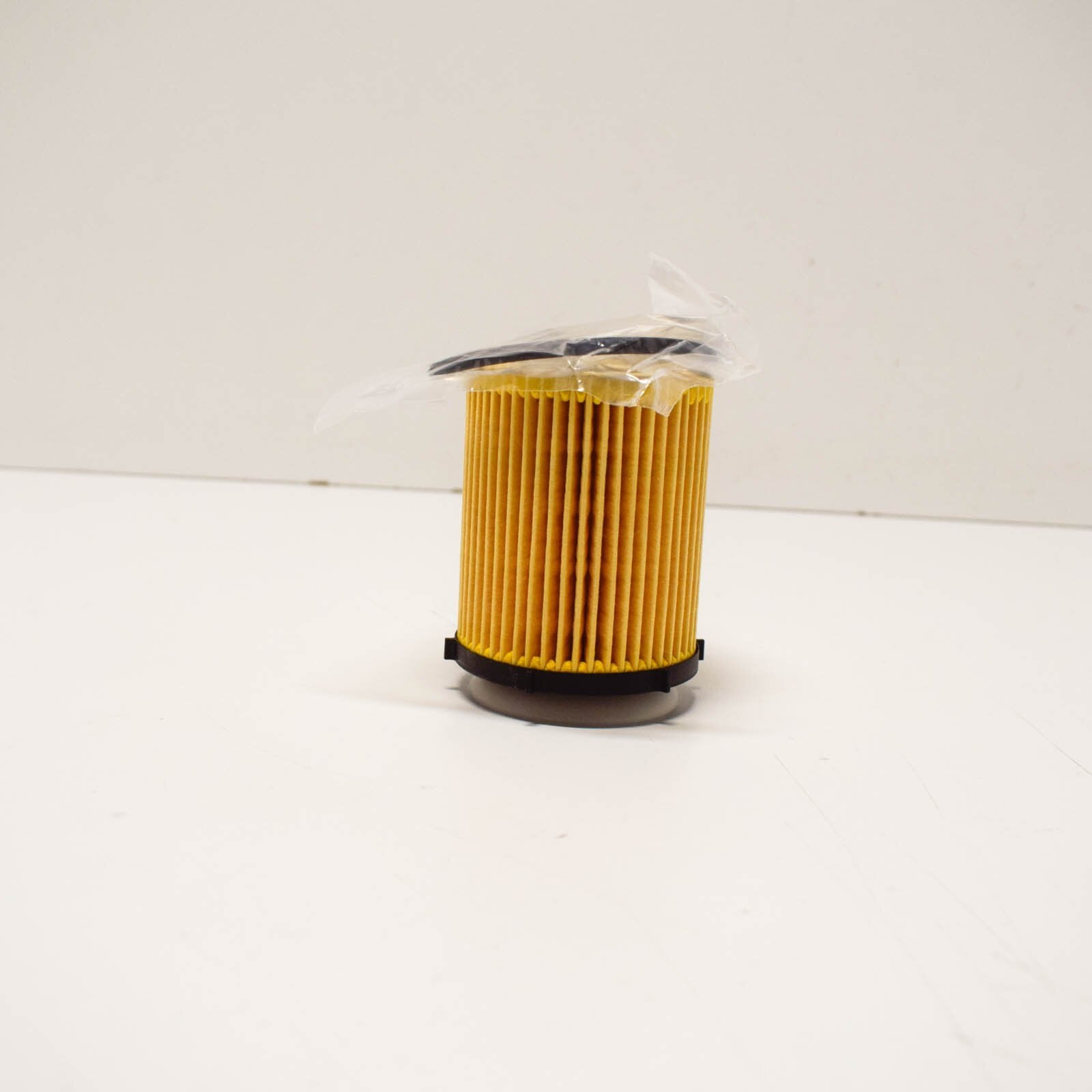 NEW MERCEDES-BENZ W205 2.0I ENGINE OIL FILTER A2701800109 ORIGINAL