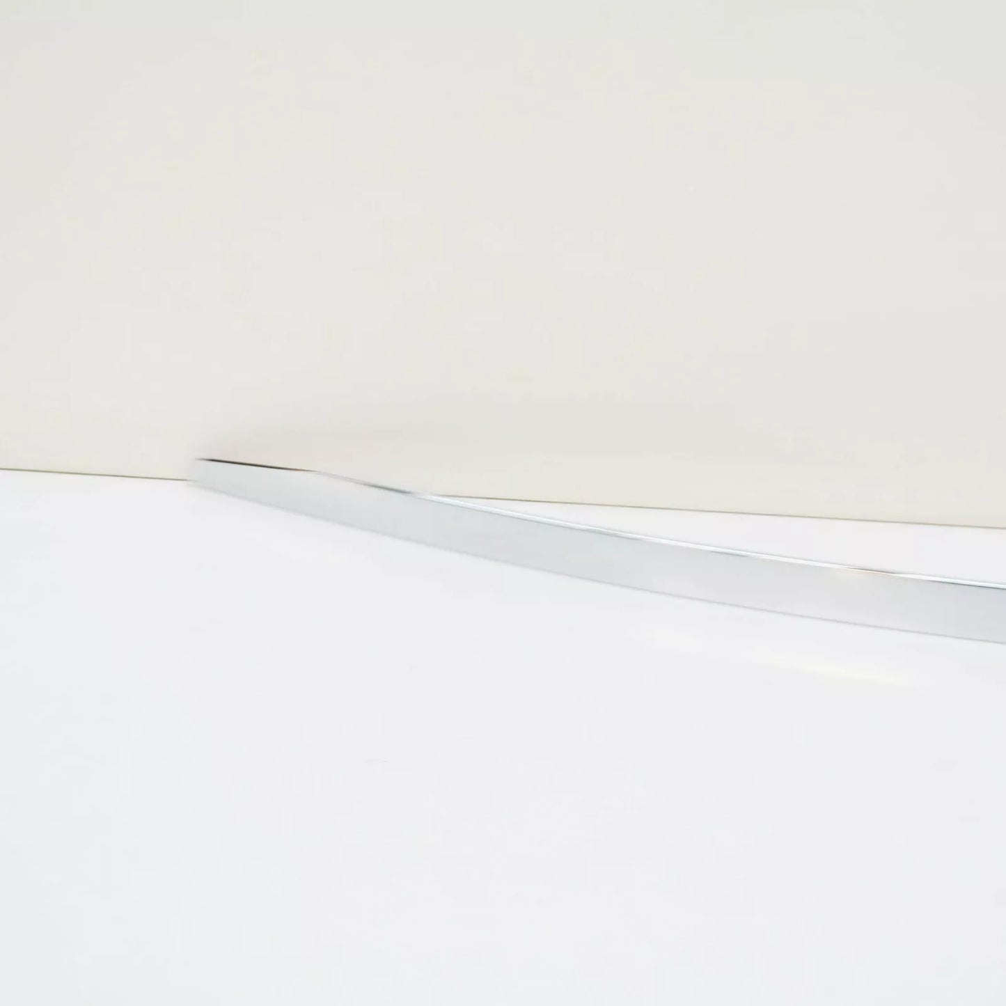 NEW MERCEDES-BENZ E-CLASS W212 REAR TRUNK LID TRIM MOULDING A2127430382