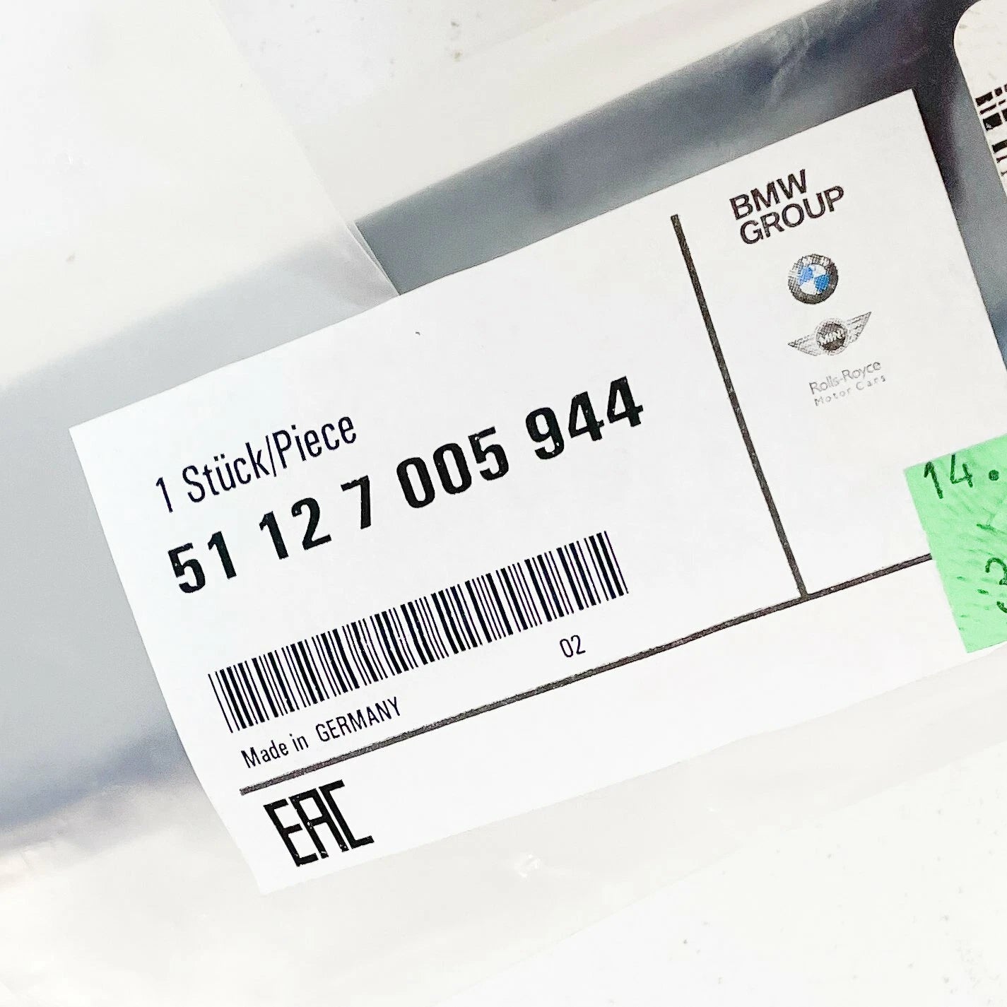 NEW BMW 5 E39 REAR BUMPER GUARD TRIM 7005944 51127005944 ORIGINAL