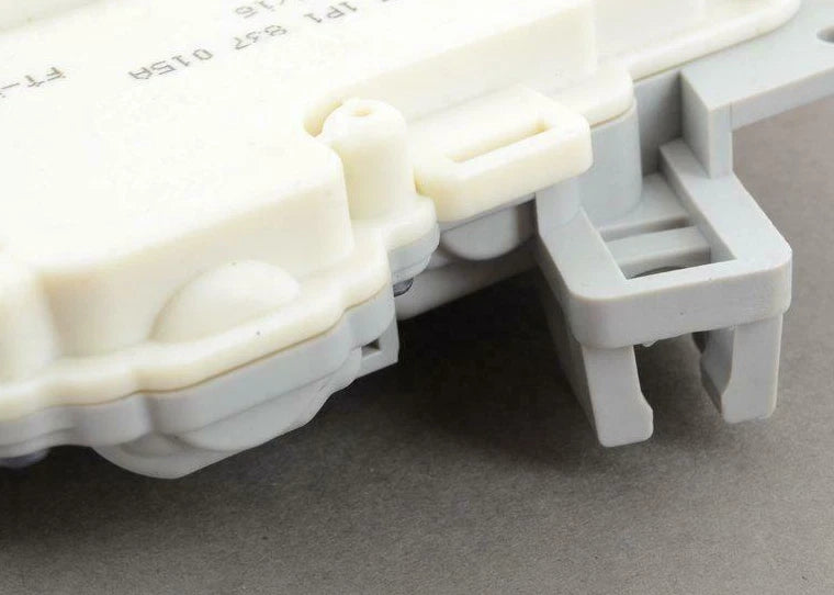 NEW VOLKSWAGEN EOS FRONT LEFT DOOR LOCK LHD 1P1837015 ORIGINAL