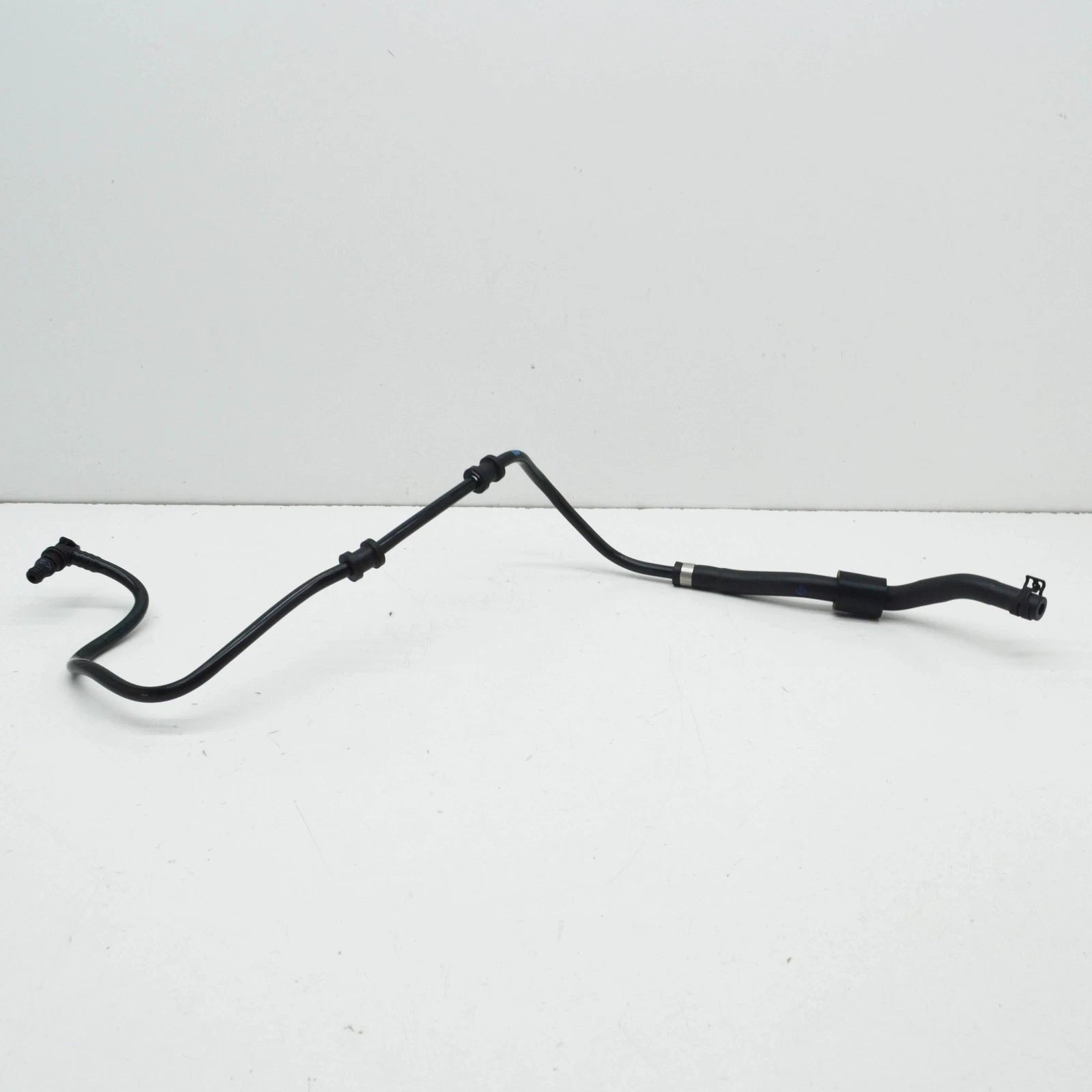 NEW MERCEDES-BENZ S W222 RETURN VENT BLEED LINE HOSE A2225014425 ORIGINAL