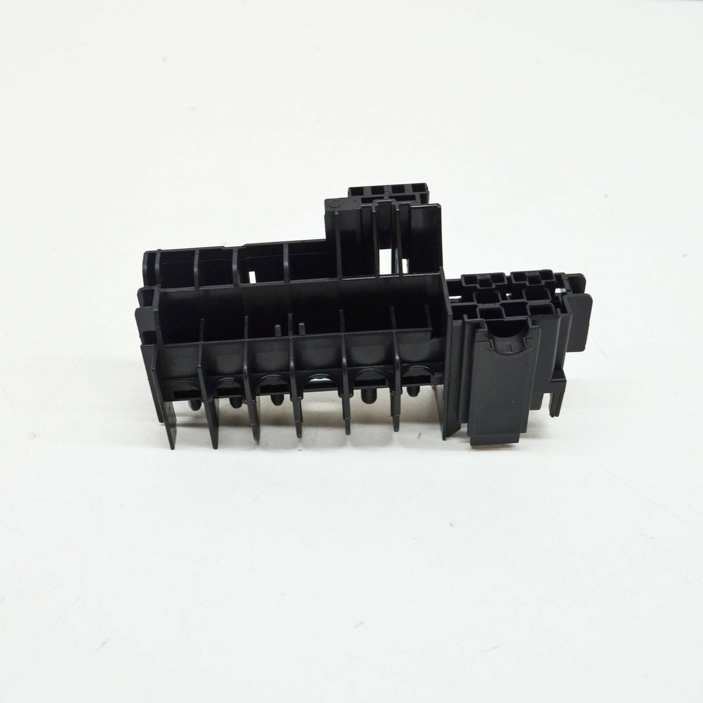 NEW AUDI A1 SPORTBACK GB MAIN FUSE SOCKET BRACKET 6C0937550C ORIGINAL