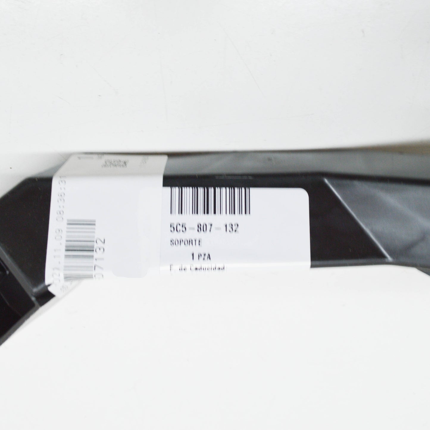 NEW VOLKSWAGEN BEETLE A5 REAR BUMPER BRACKET RIGHT 5C5807132 ORIGINAL