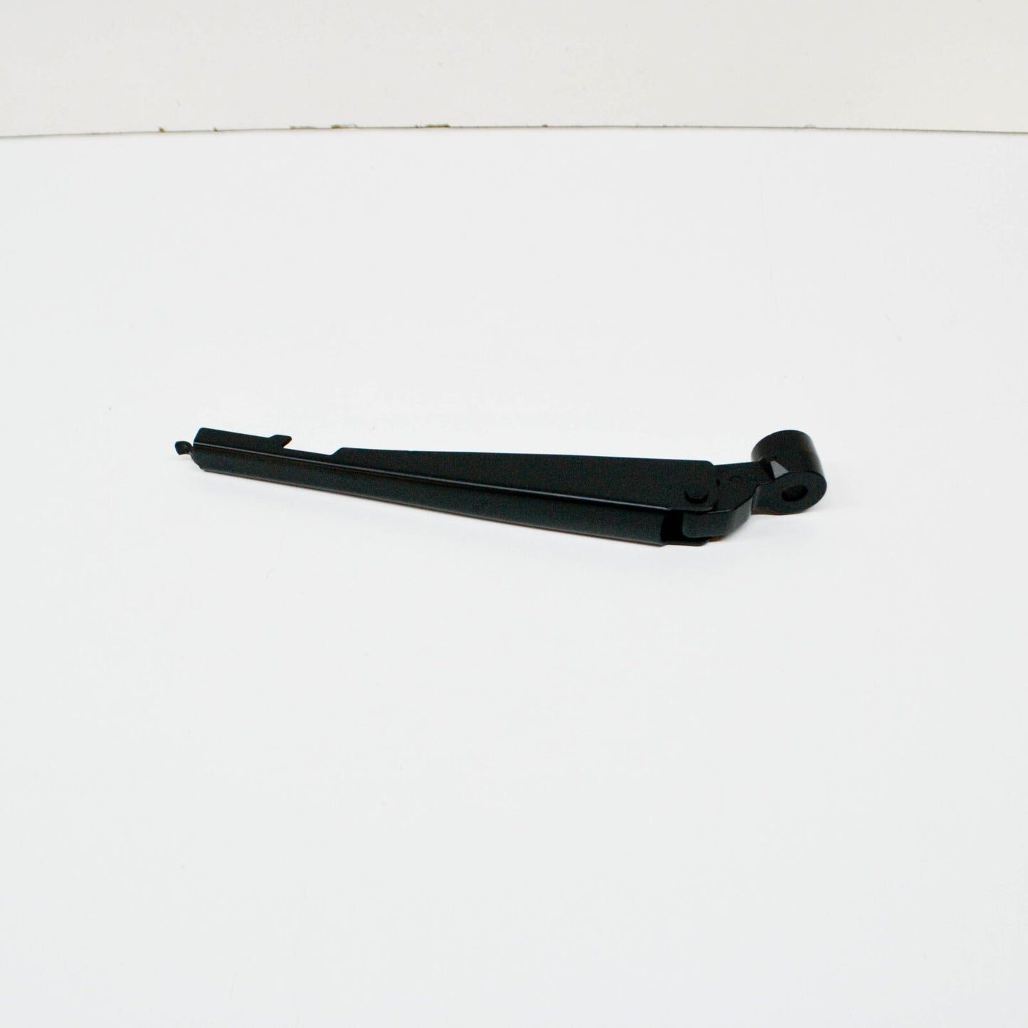 NEW MERCEDES-BENZ A W176 REAR PANEL DOOR WINDOW WIPER ARM A1768200544 ORIGINAL