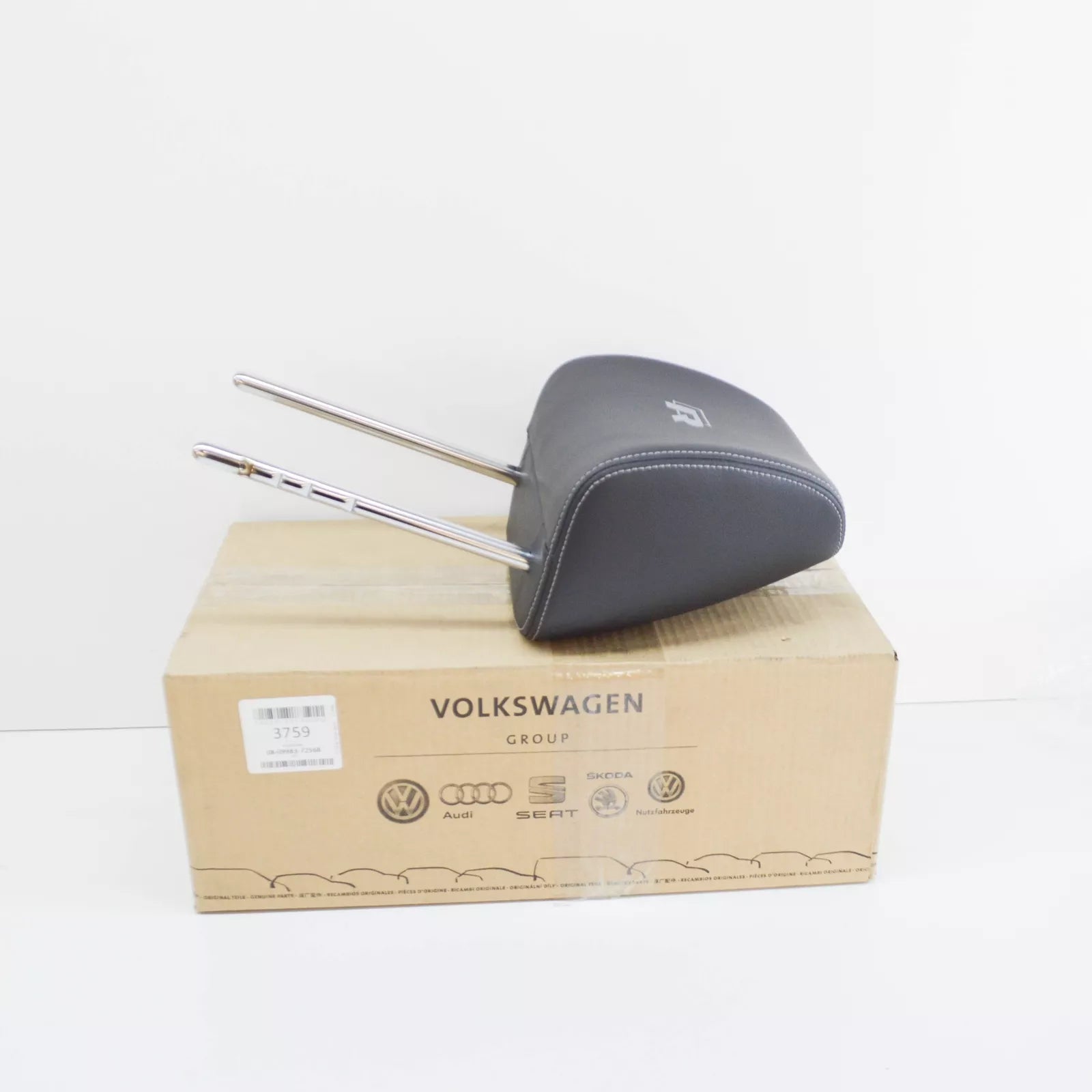 NEW VW SCIROCCO 137,138 FRONT SEAT HEAD REST 1K8881901AGOPQ ORIGINAL