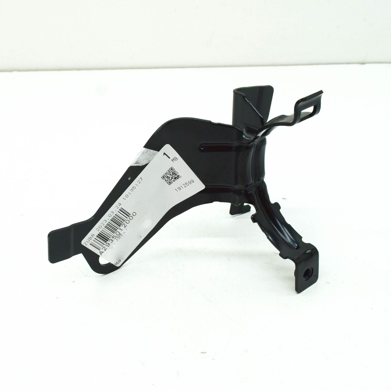 NEW MERCEDES-BENZ EQC COOLANT PUMP BRACKET A2935012000 ORIGINAL