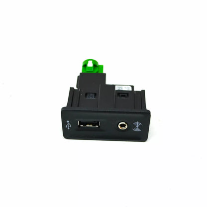 NEW VW BEETLE A5 USB AND AUX IN CONNECTION 5G0035222E