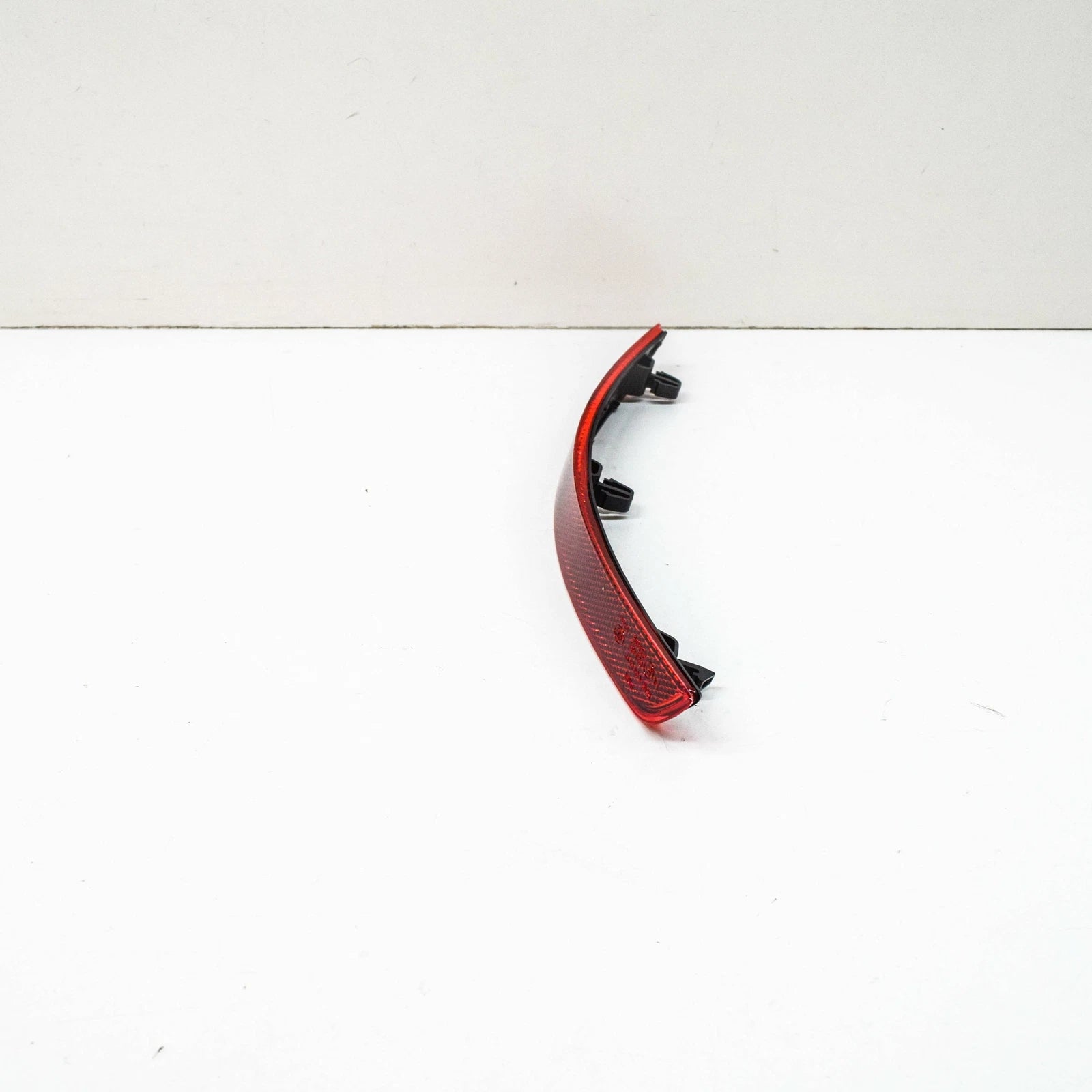 NEW AUDI A3 8V REAR BUMPER LEFT REFLECTOR 8V5945105A