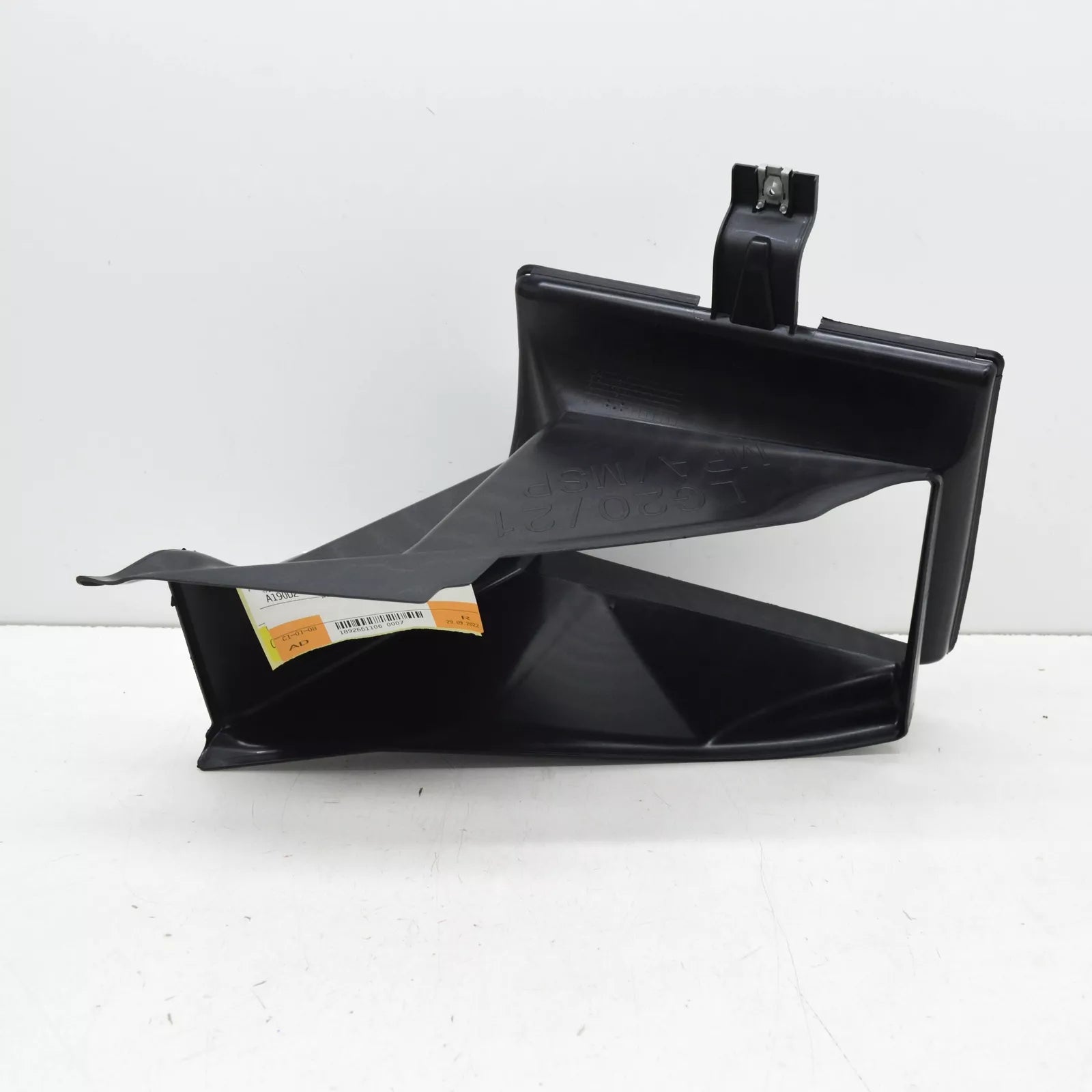 NEW BMW 3 G20, G28 FRONT LEFT RADIATOR AIR DUCT 51748071399 8071399 ORIGINAL