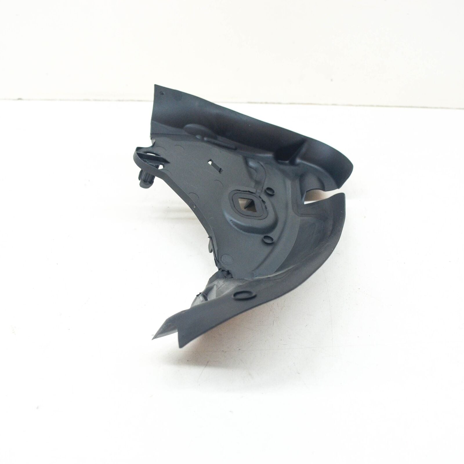 NEW MERCEDES-BENZ C W205 FRONT LEFT AIR DUCT SEGMENT A2055053130 ORIGINAL