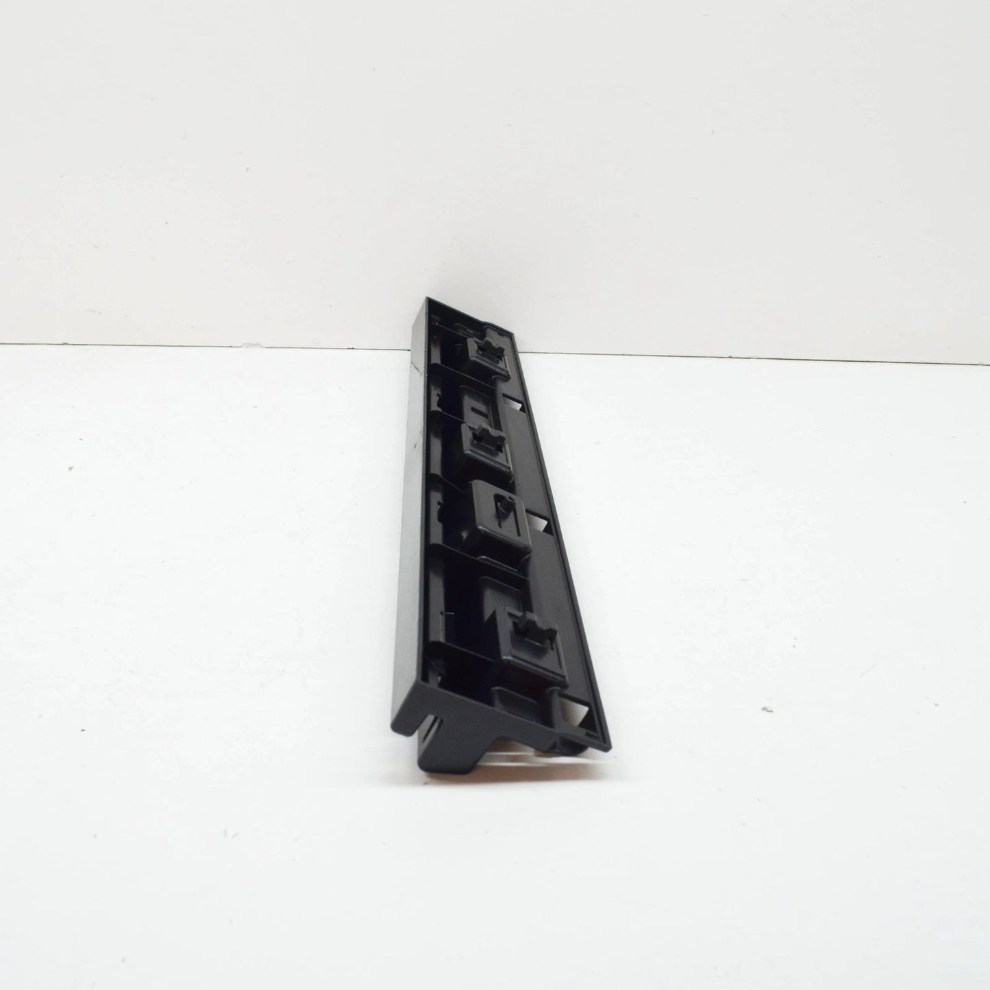 NEW BMW 2 GRAN TOURER F46 FRONT LEFT SIDE SIDESKIRT HOLDER 51777301939 ORIGINAL