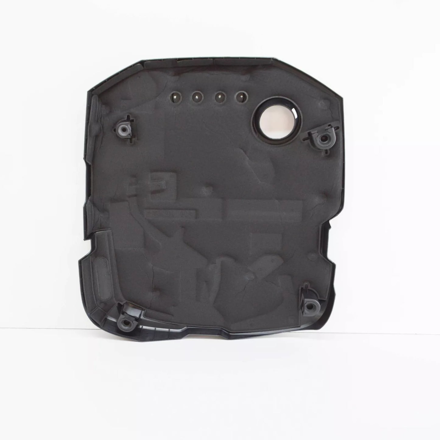 NEW AUDI A4 B9 ENGINE COVER 04L103925P ORIGINAL