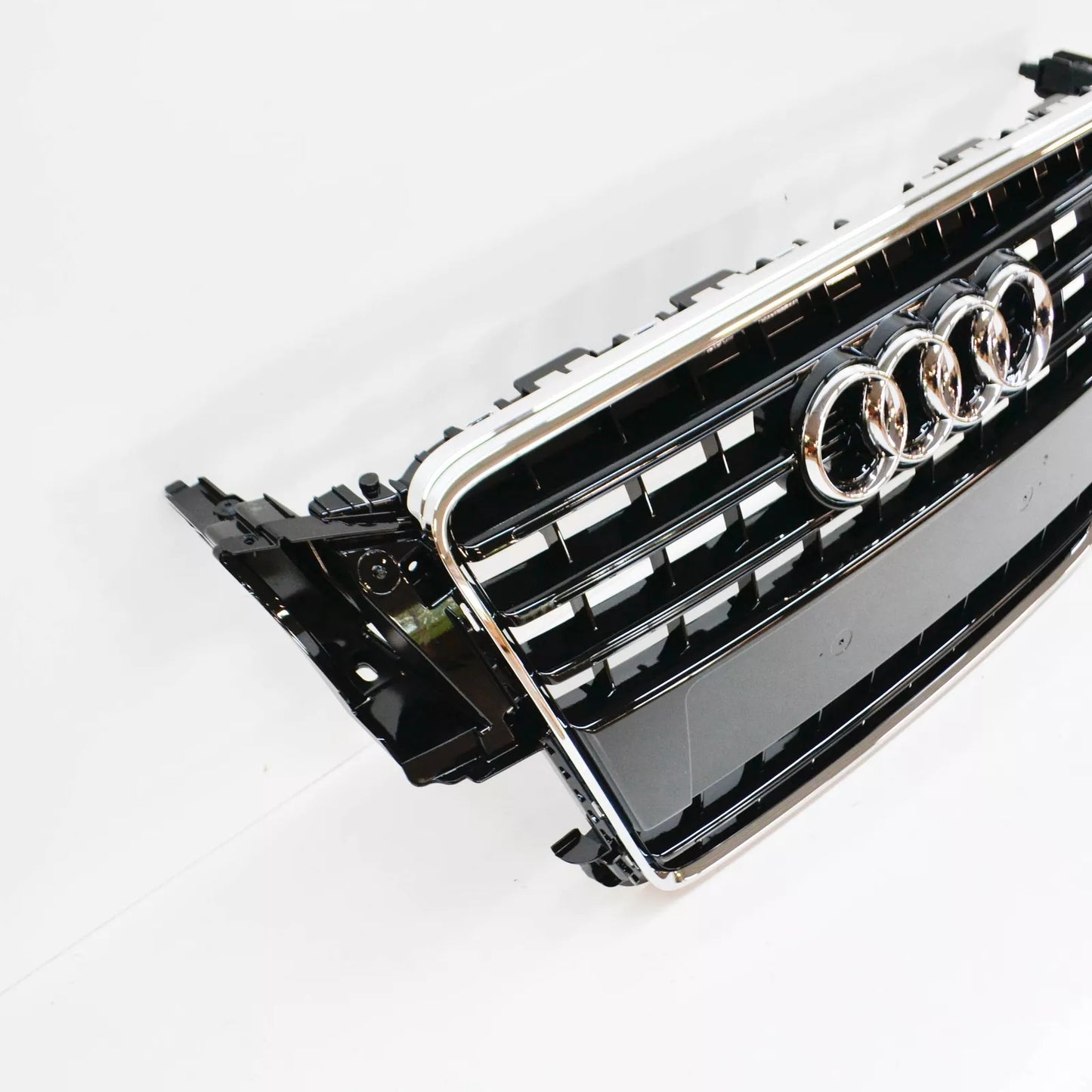 NEW AUDI A5 8T3 S-LINE FRONT BUMPER CENTER RADIATOR GRILLE 8T0853651 ET94
