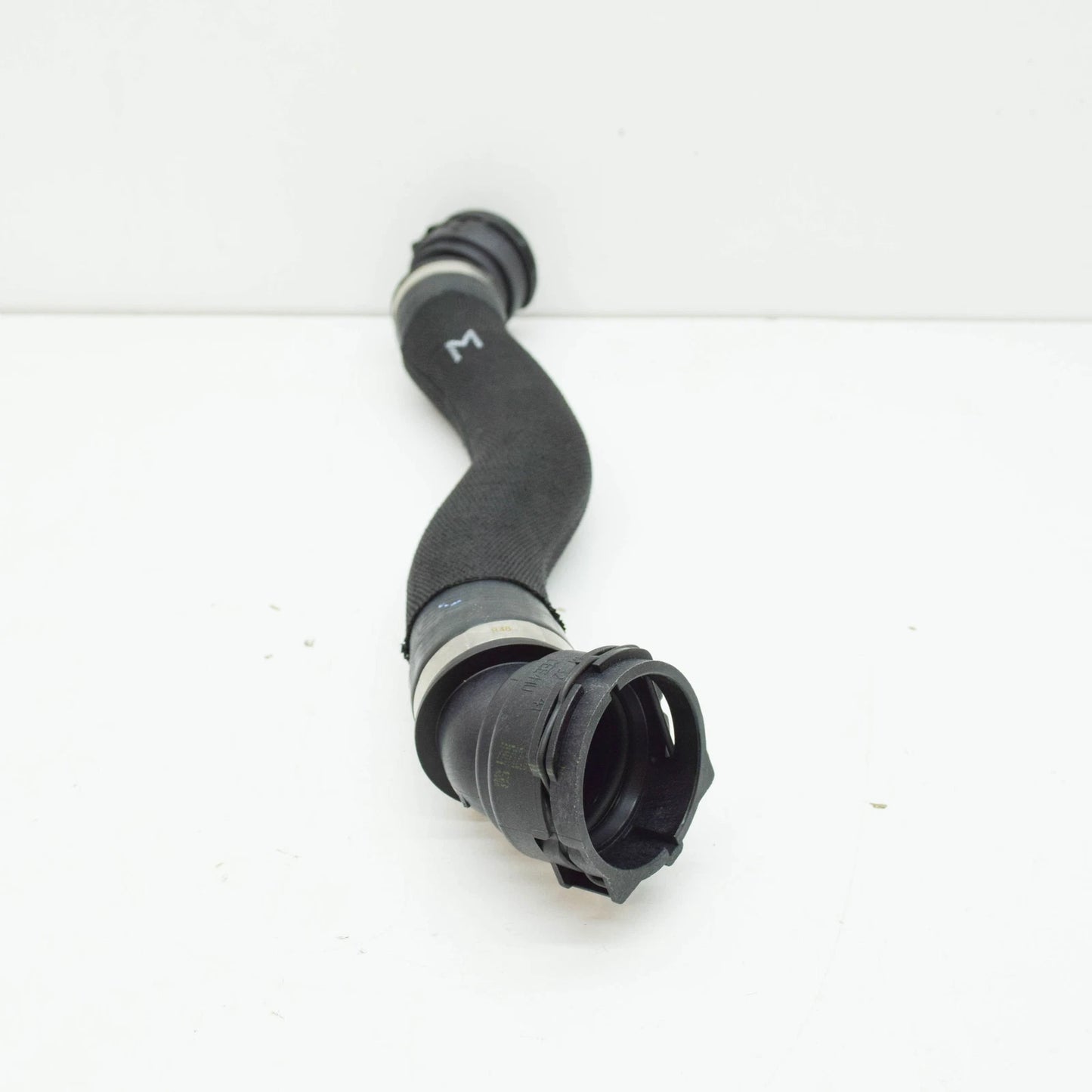 NEW BMW 5 G30 RIGHT WATER RADIATOR HOSE 17128597749 ORIGINAL