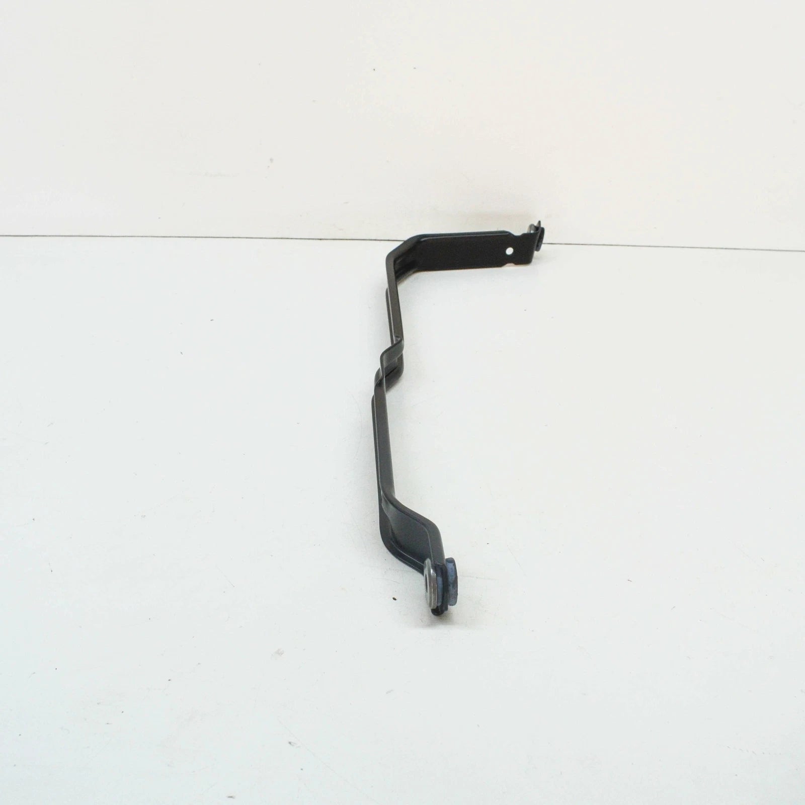 NEW BMW 1 F21 FUEL TANK RIGHT TENSION STRAP BRACKET 16117426684 ORIGINAL