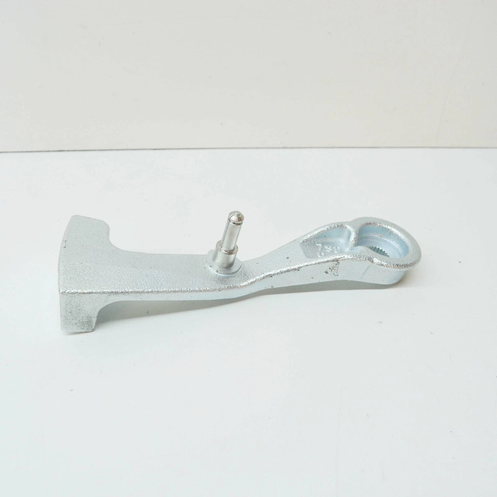 NEW VOLKSWAGEN AMAROK FRONT GEARSHIFT LEVER 2H0711051B