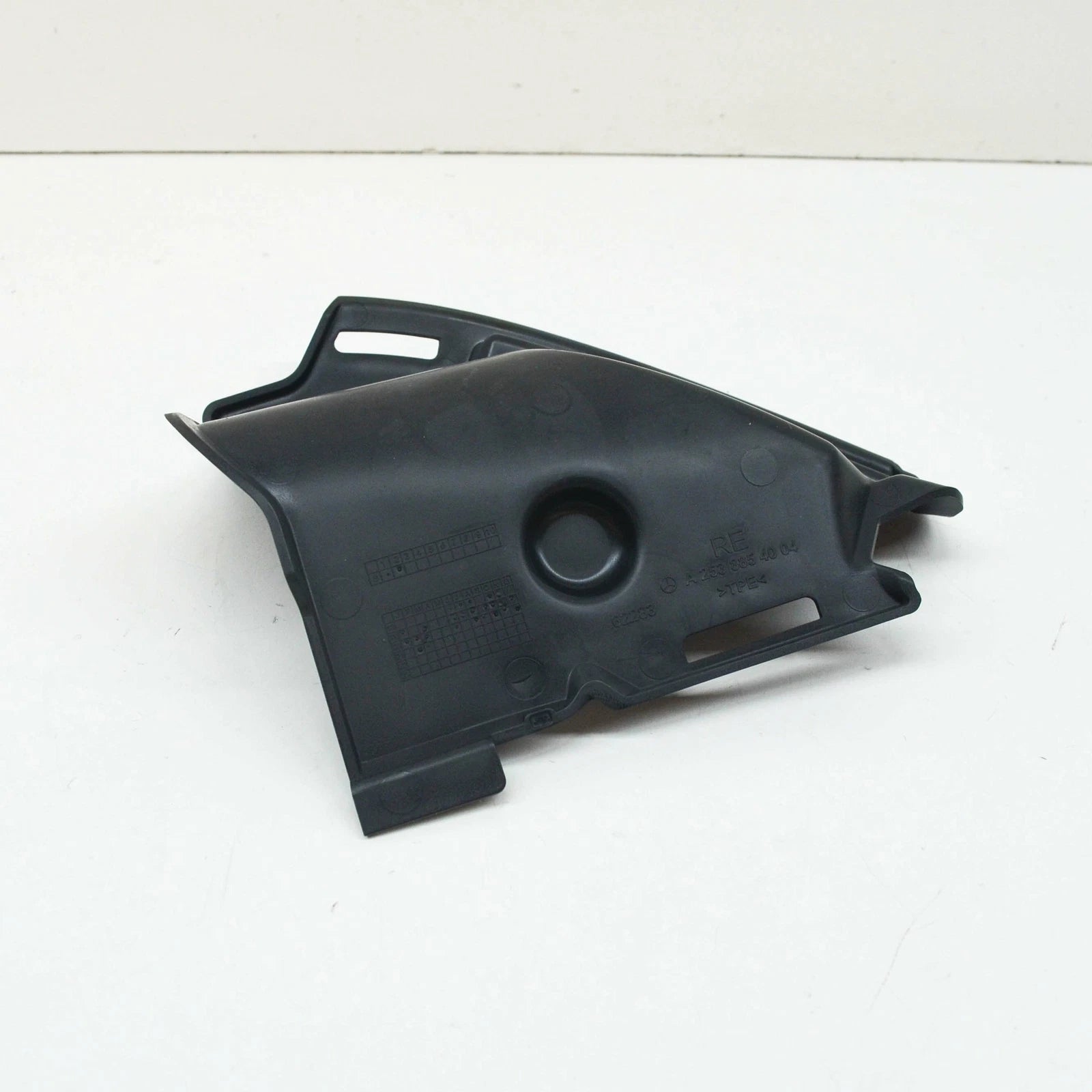 NEW MB GLC X253 AMG FRONT RIGHT RADIATOR SUPPORT AIR DUCT A2538854004 ORIGINAL