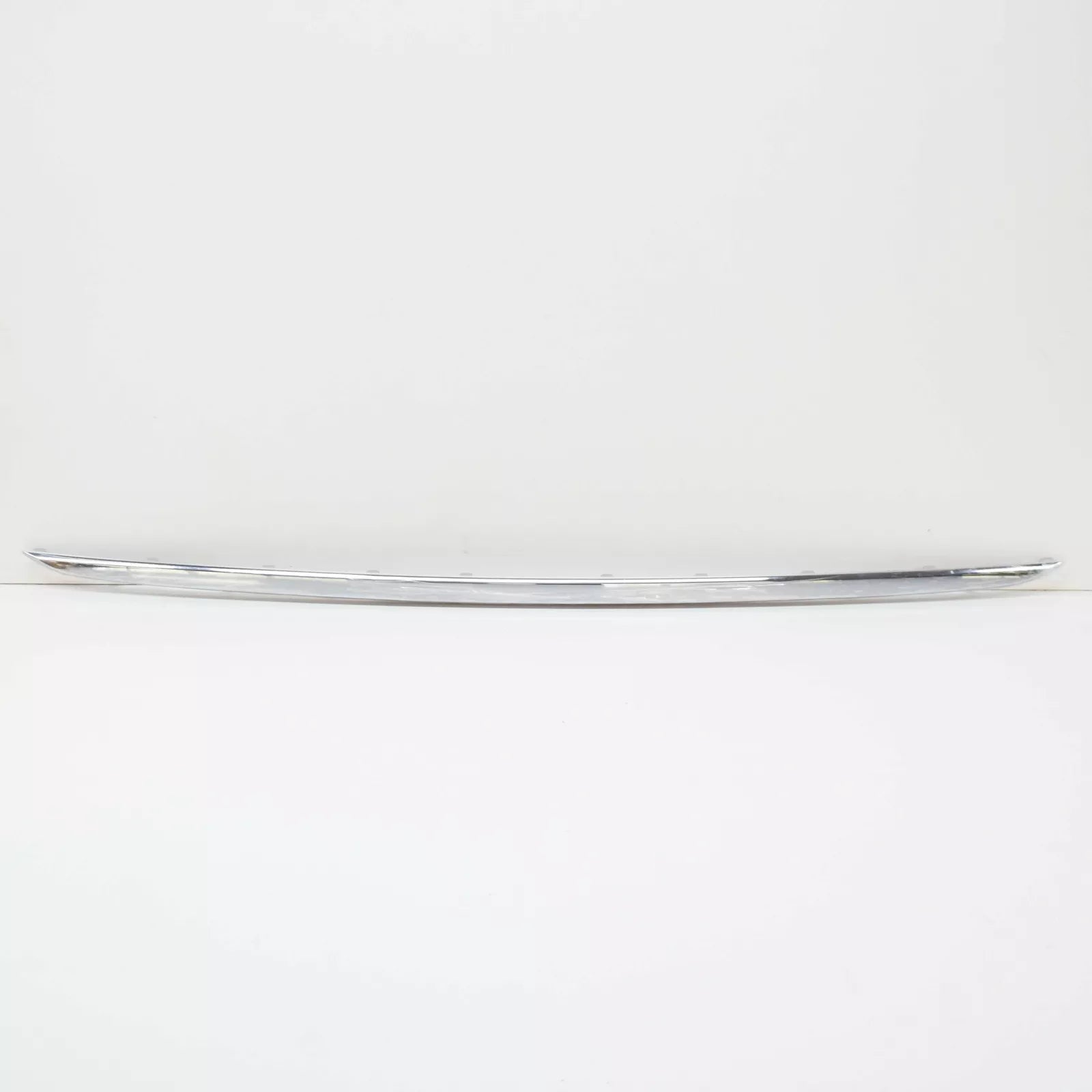 NEW BMW 5 G30 REAR BUMPER CENTER MOLDING TRIM STRIP 51127389971 ORIGINAL