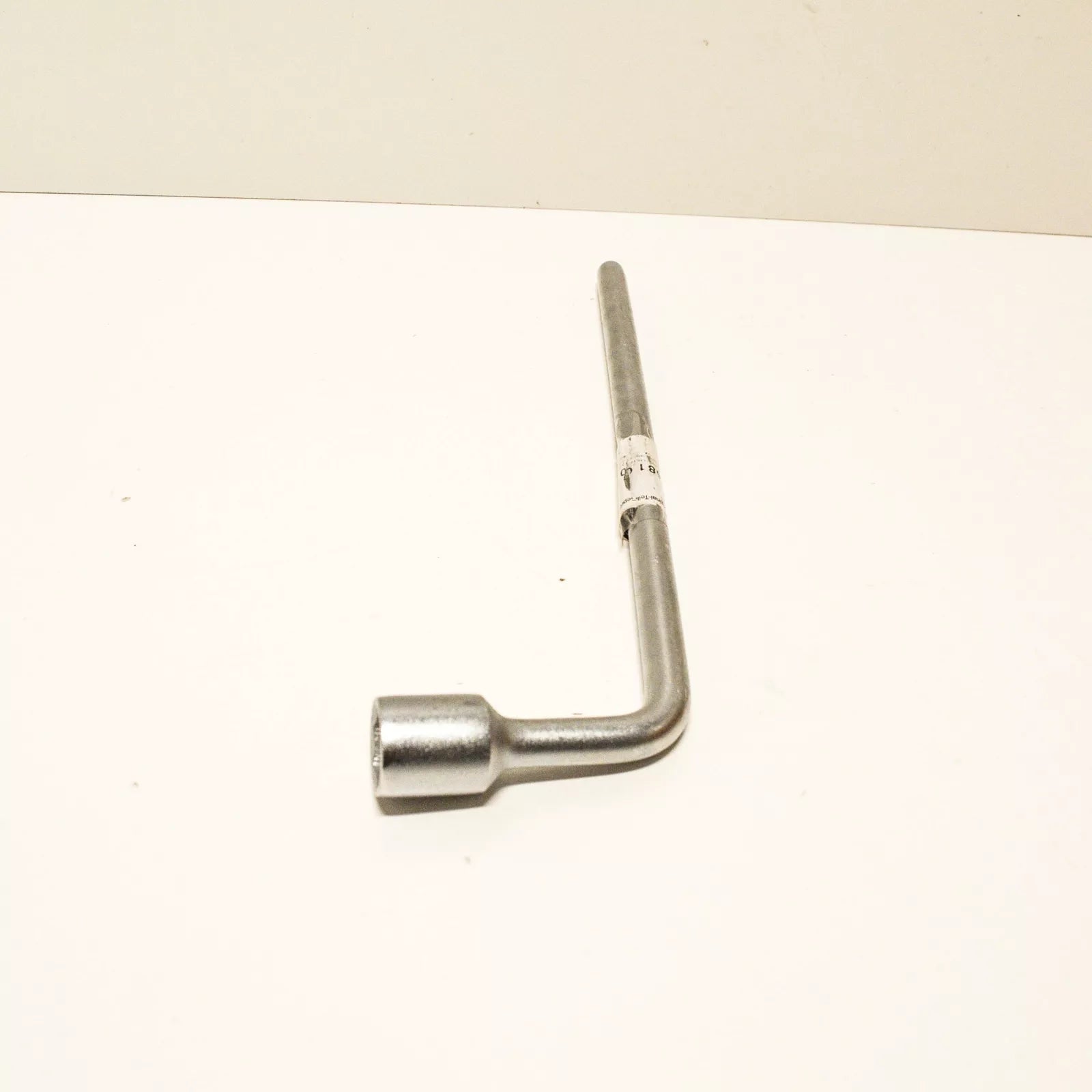 NEW MERCEDES BENZ M W164 SOCKET WRENCH A221581000164 ORIGINAL