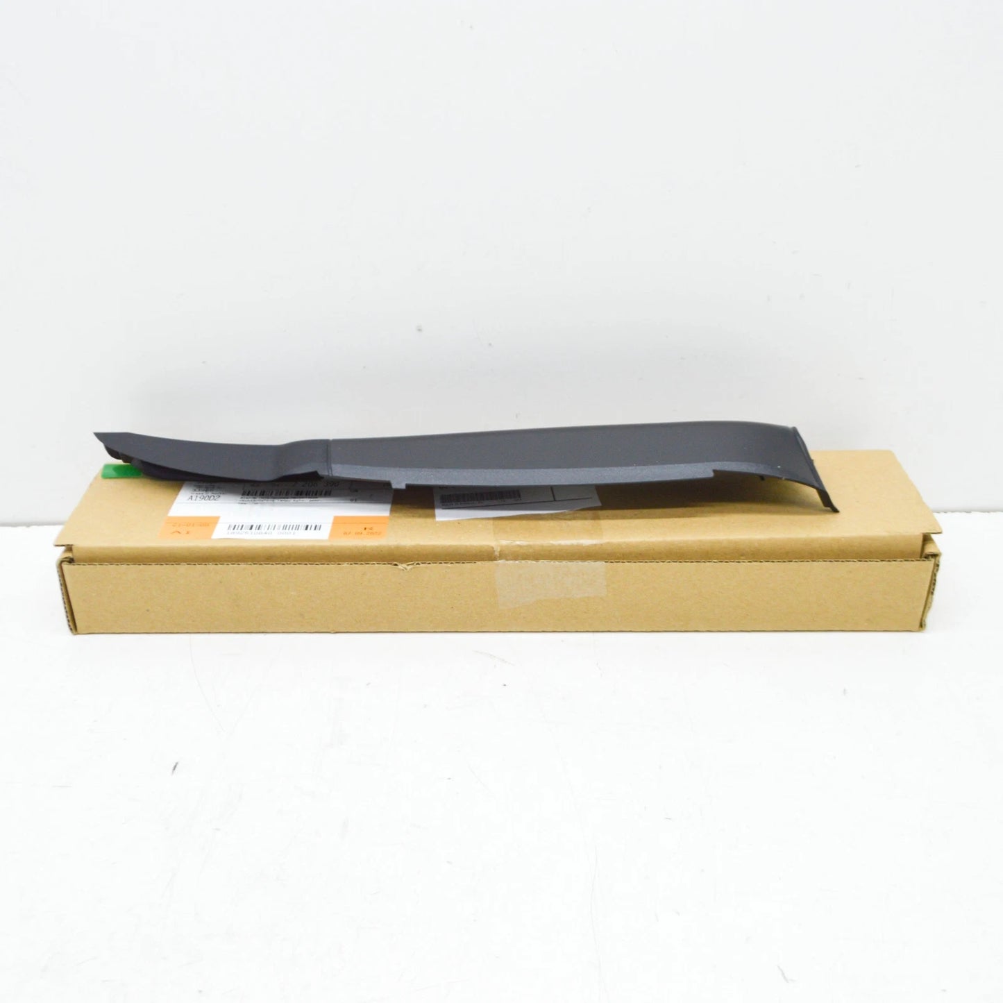 NEW BMW 7 F01 REAR RIGHT TAILLIGHT TRUNK FINISHER 63217206390 ORIGINAL