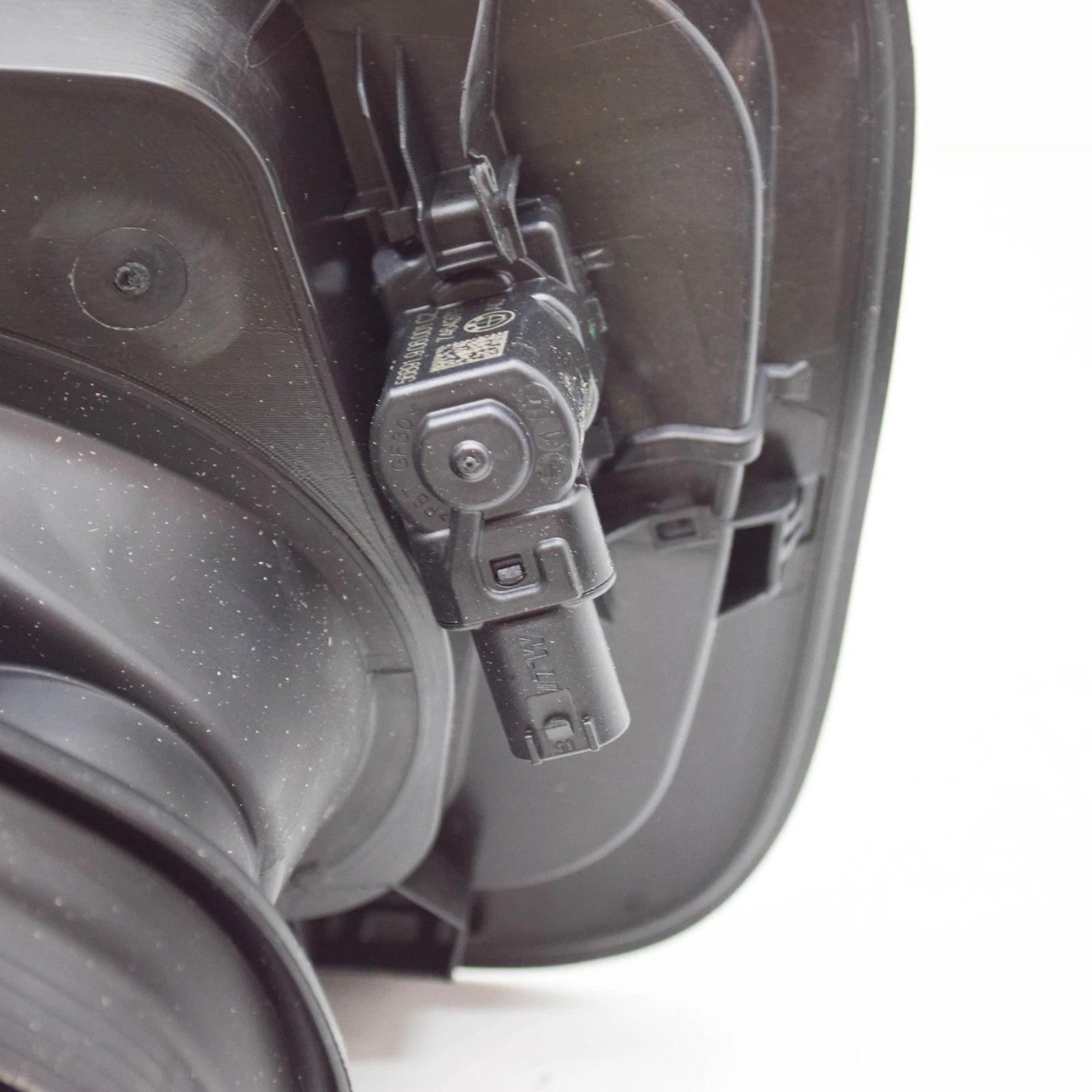 NEW BMW X1 F48 FUEL TANK FLAP 51177458867 7458867 ORIGINAL