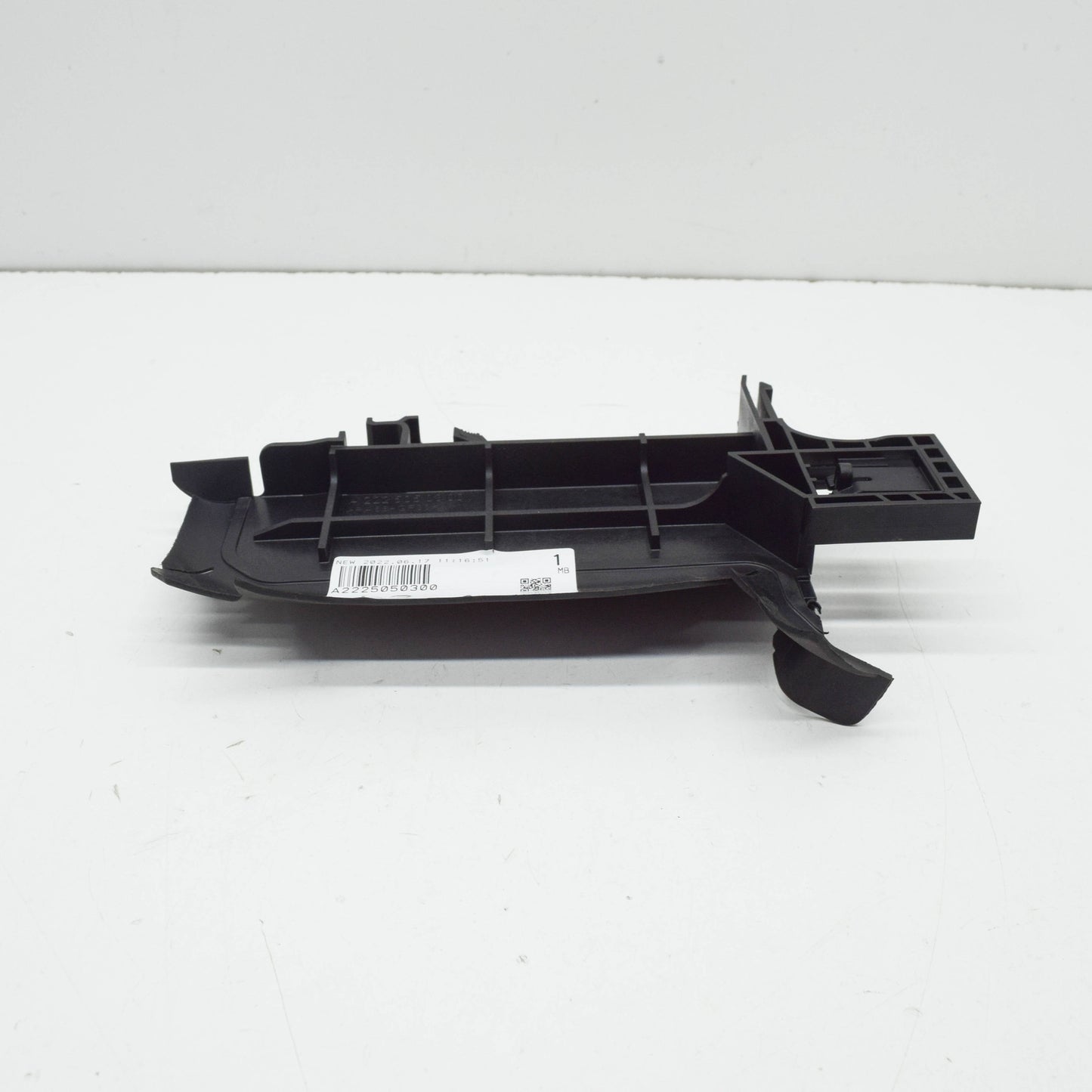 NEW MB S W222 AMG RADIATOR AIR DEFLECTOR BOX LEFT A2225050300 ORIGINAL