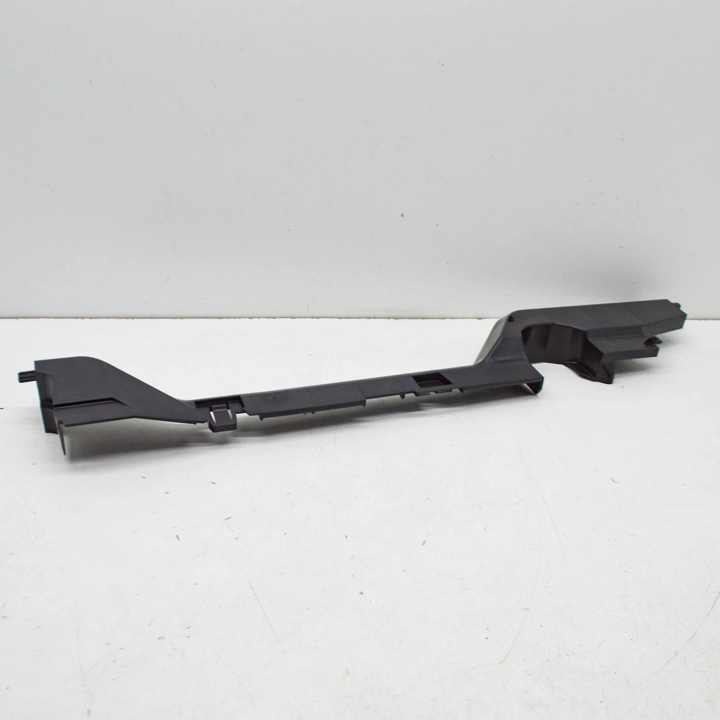 NEW BMW X5 G05 RIGHT RADIATOR COVERING 17118655769 ORIGINAL