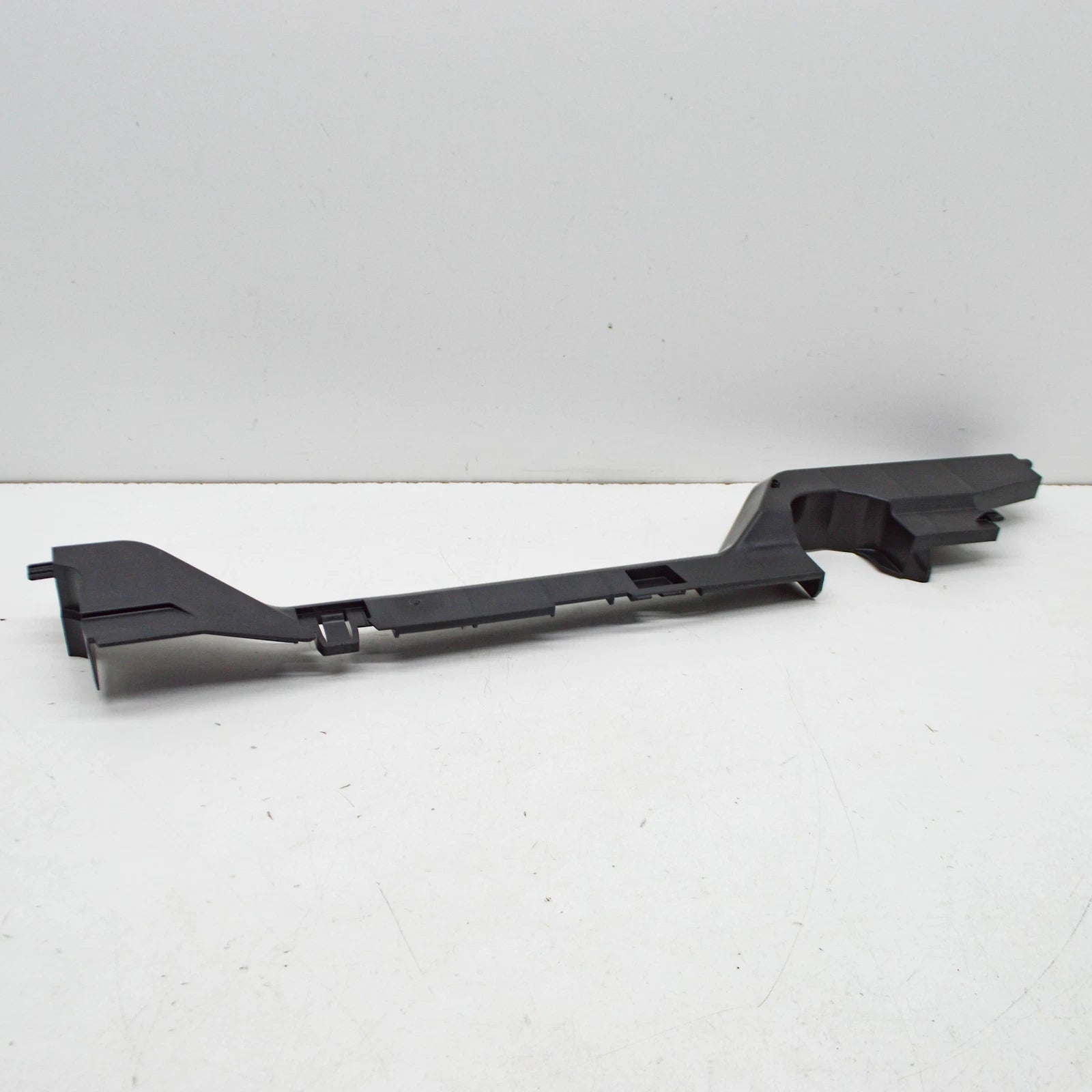 NEW BMW X5 G05 RIGHT RADIATOR COVERING 17118655769 ORIGINAL