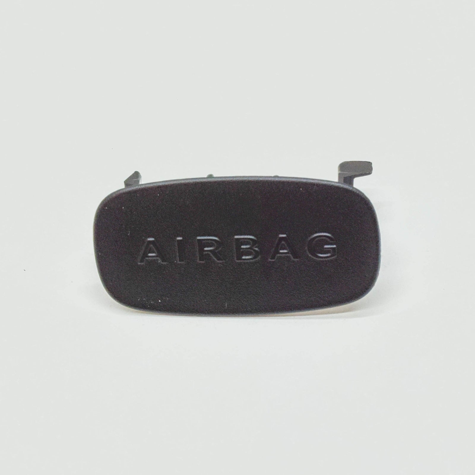 NEW MB E W213 RIGHT COLUMN BADGE WITH COVERING A21369200219051 ORIGINAL